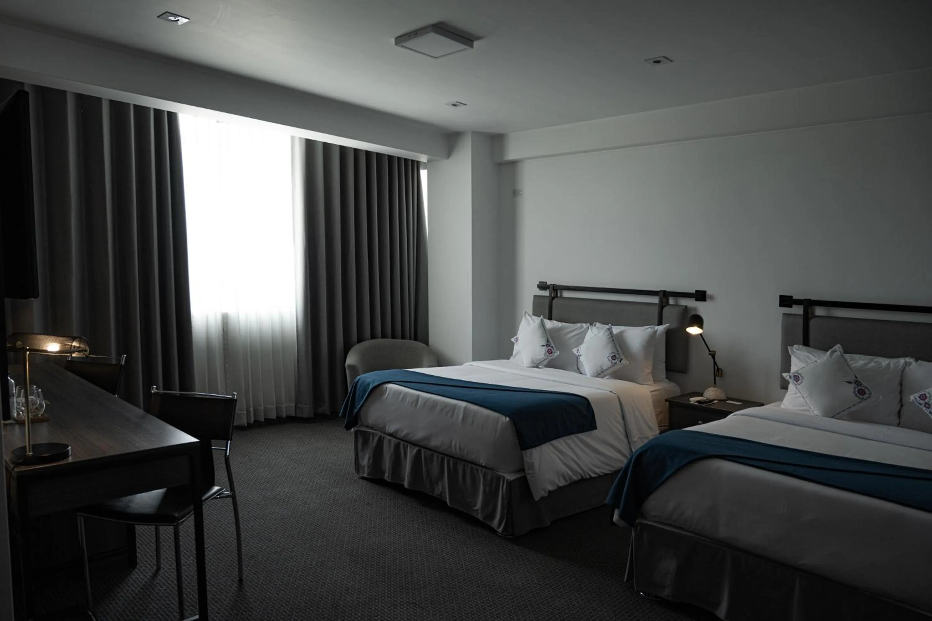 Photo of the whole room in QASA Arequipa by NOMAD