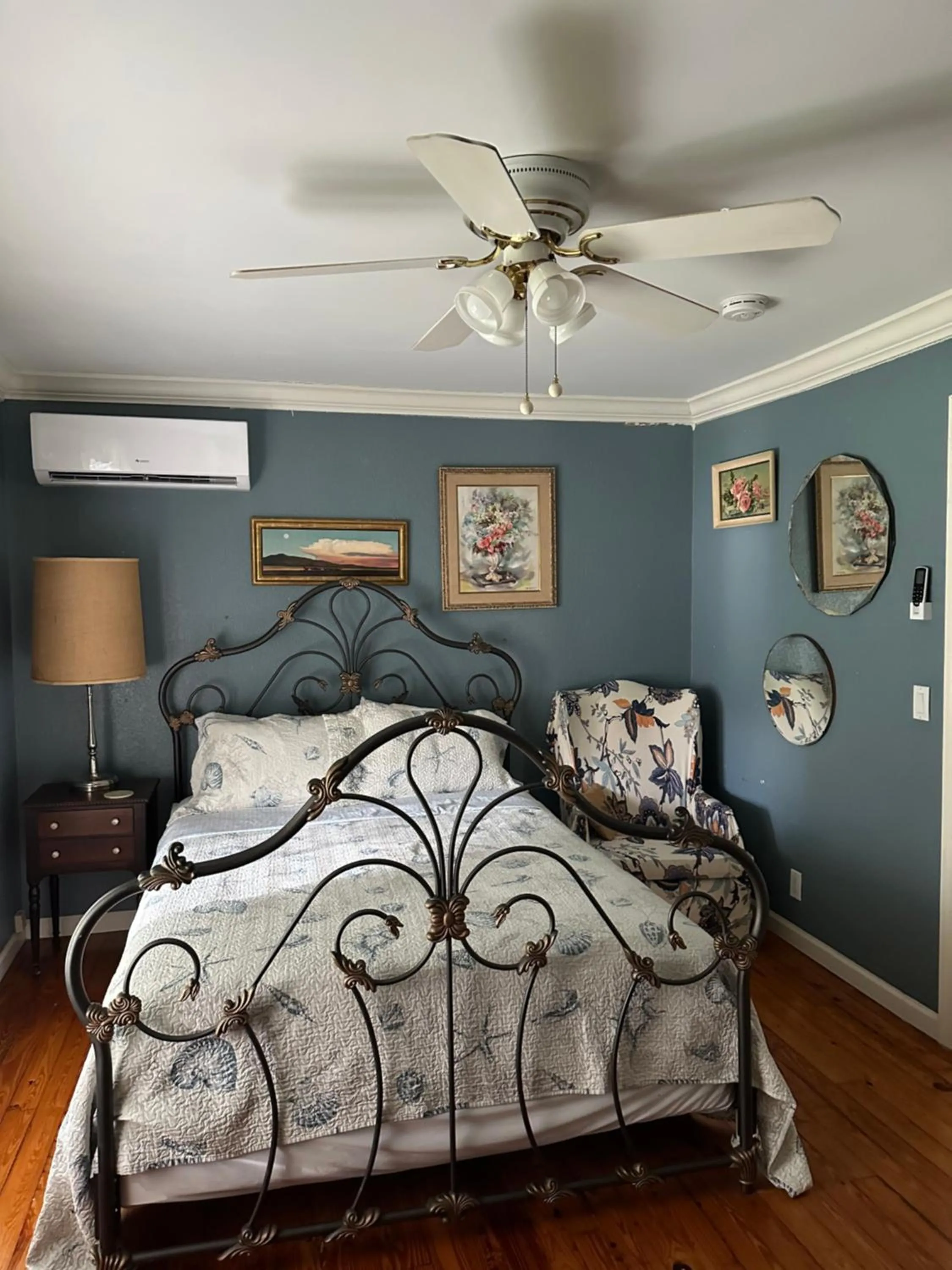 Bed in Nature Coast Inn & Cottages