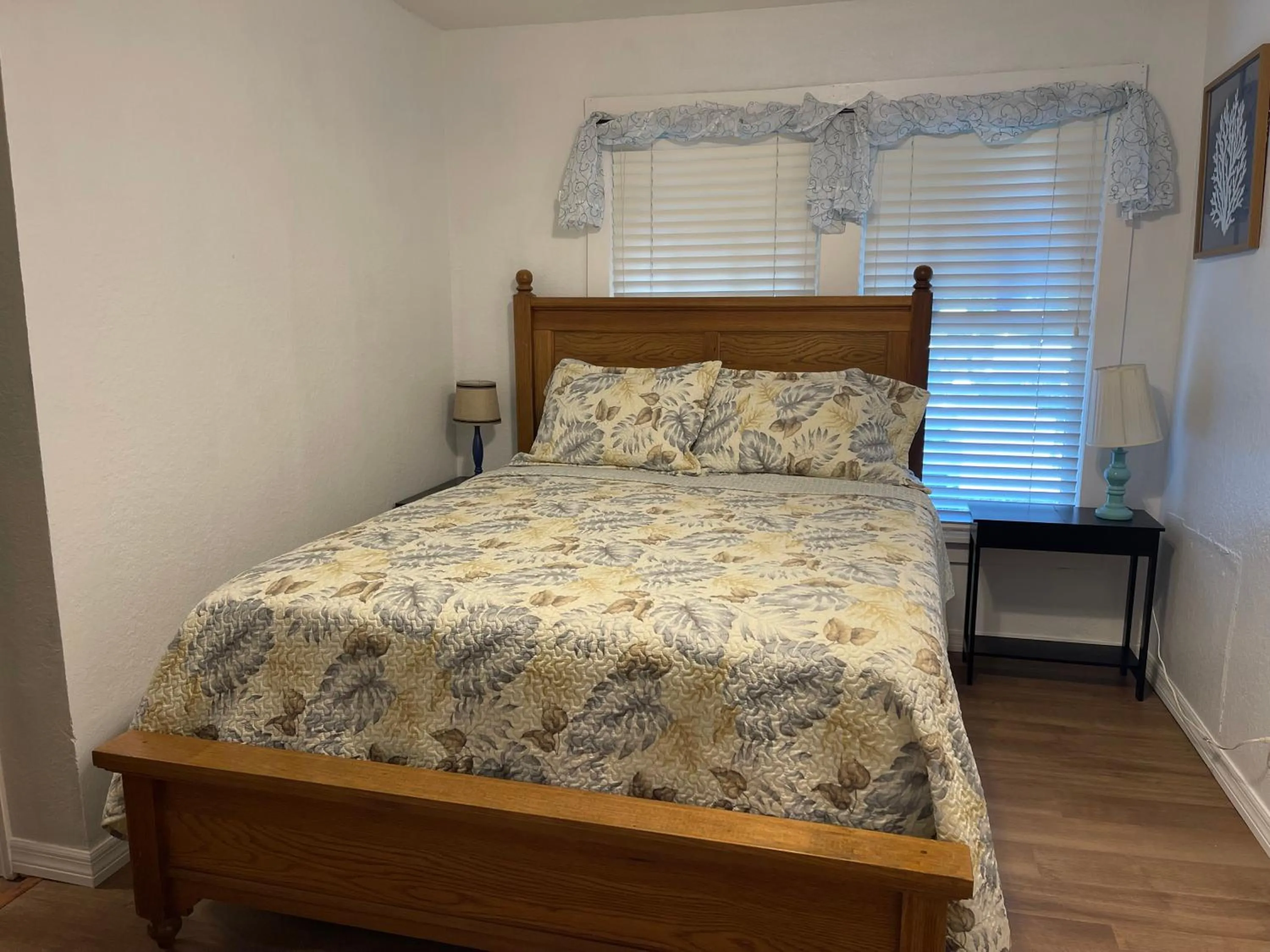 Bed in Nature Coast Inn & Cottages