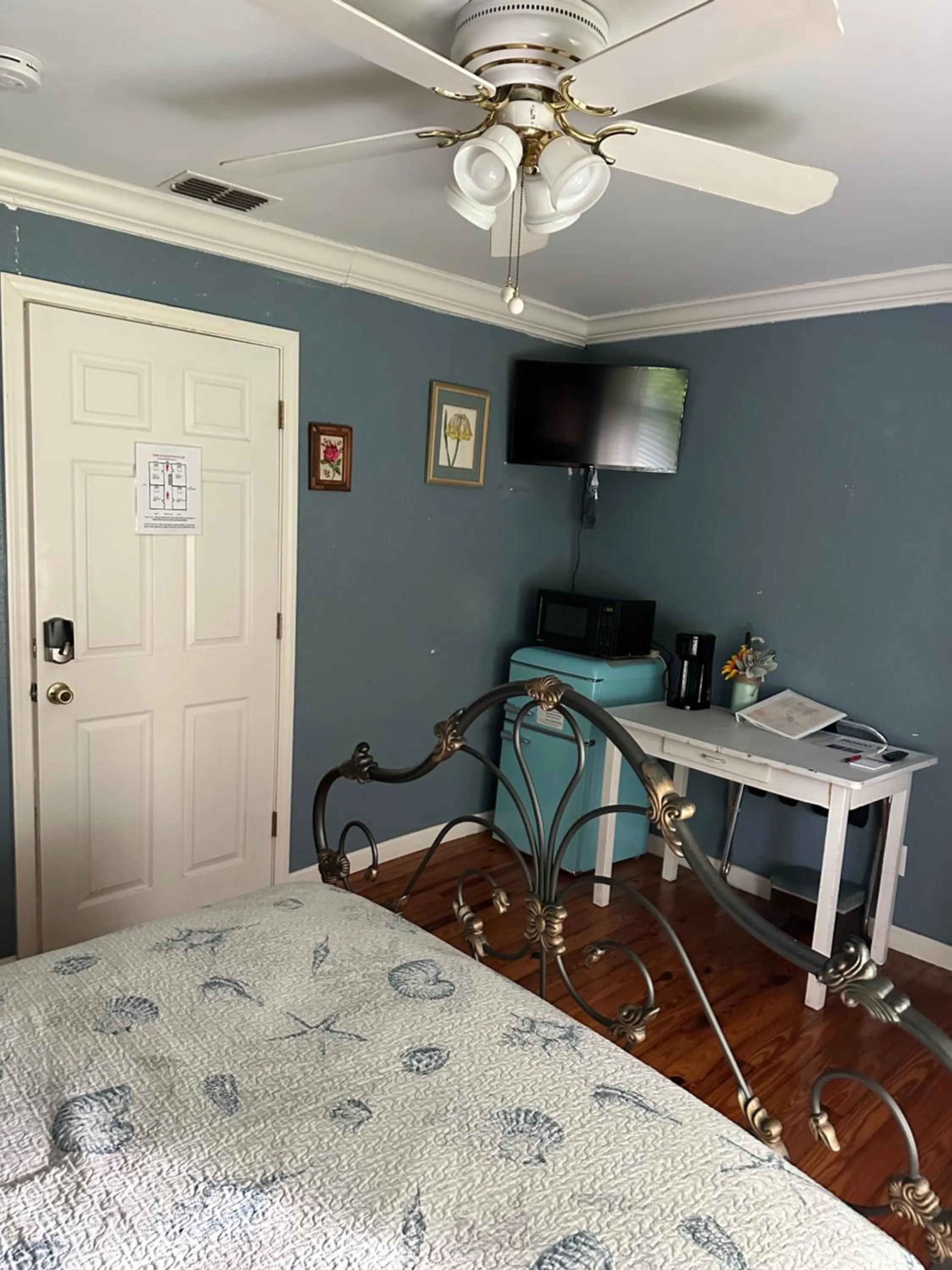 Bed in Nature Coast Inn & Cottages