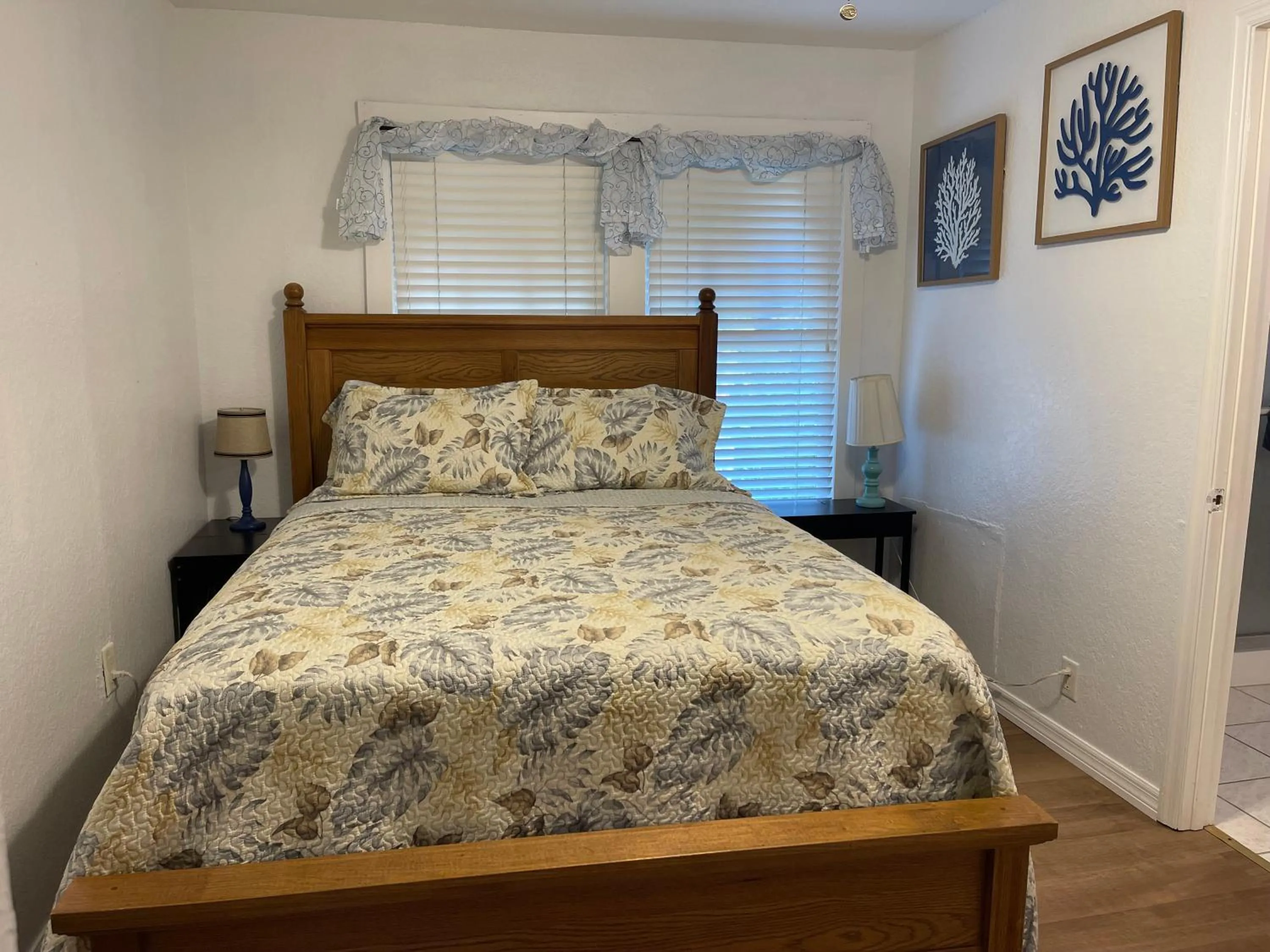 Bed in Nature Coast Inn & Cottages