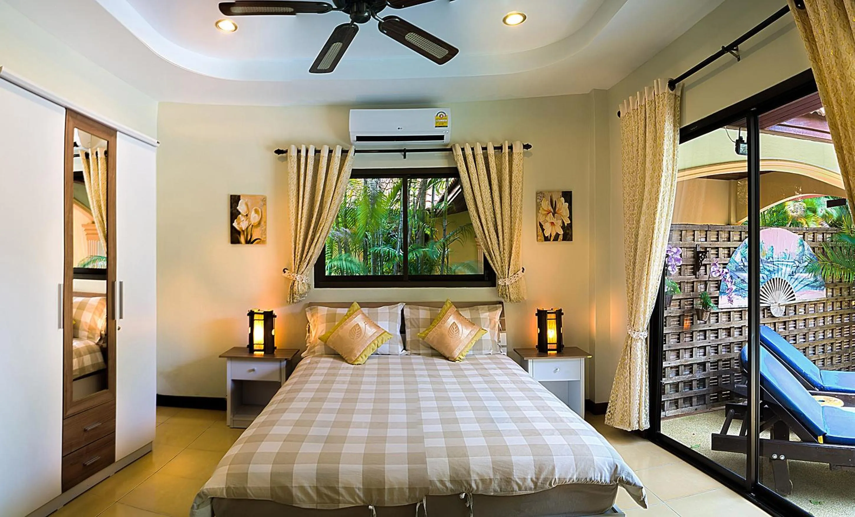 Photo of the whole room, Bed in Coconut Paradise Villas