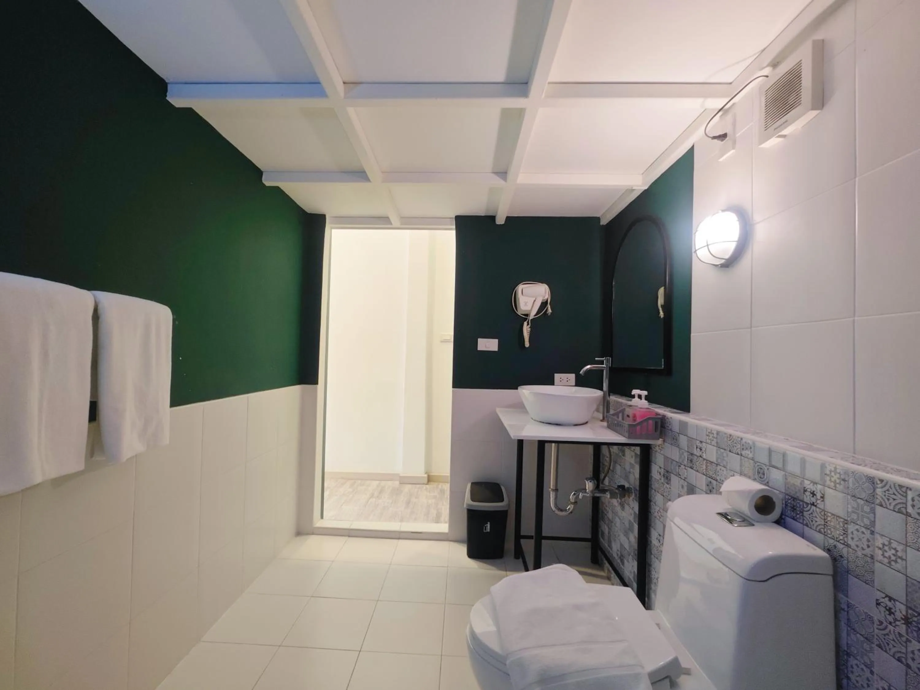 Toilet in Ostay Asoke Bangkok