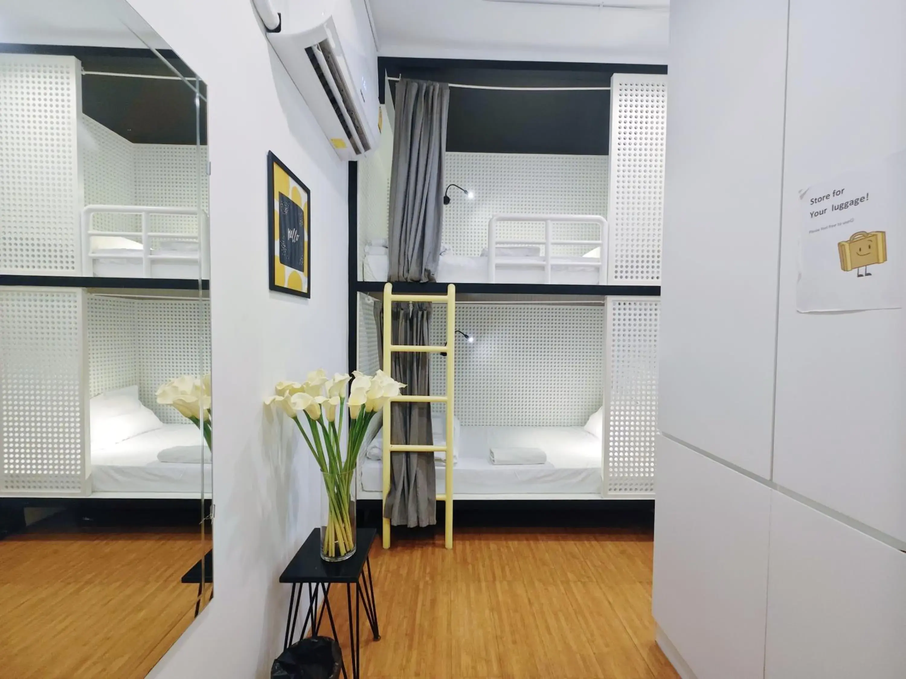 6-Bed Mixed Dormitory Room - single occupancy in Ostay Asoke Bangkok 6-Bed Mixed Dormitory Room - single occupancy in Ostay Asoke Bangkok