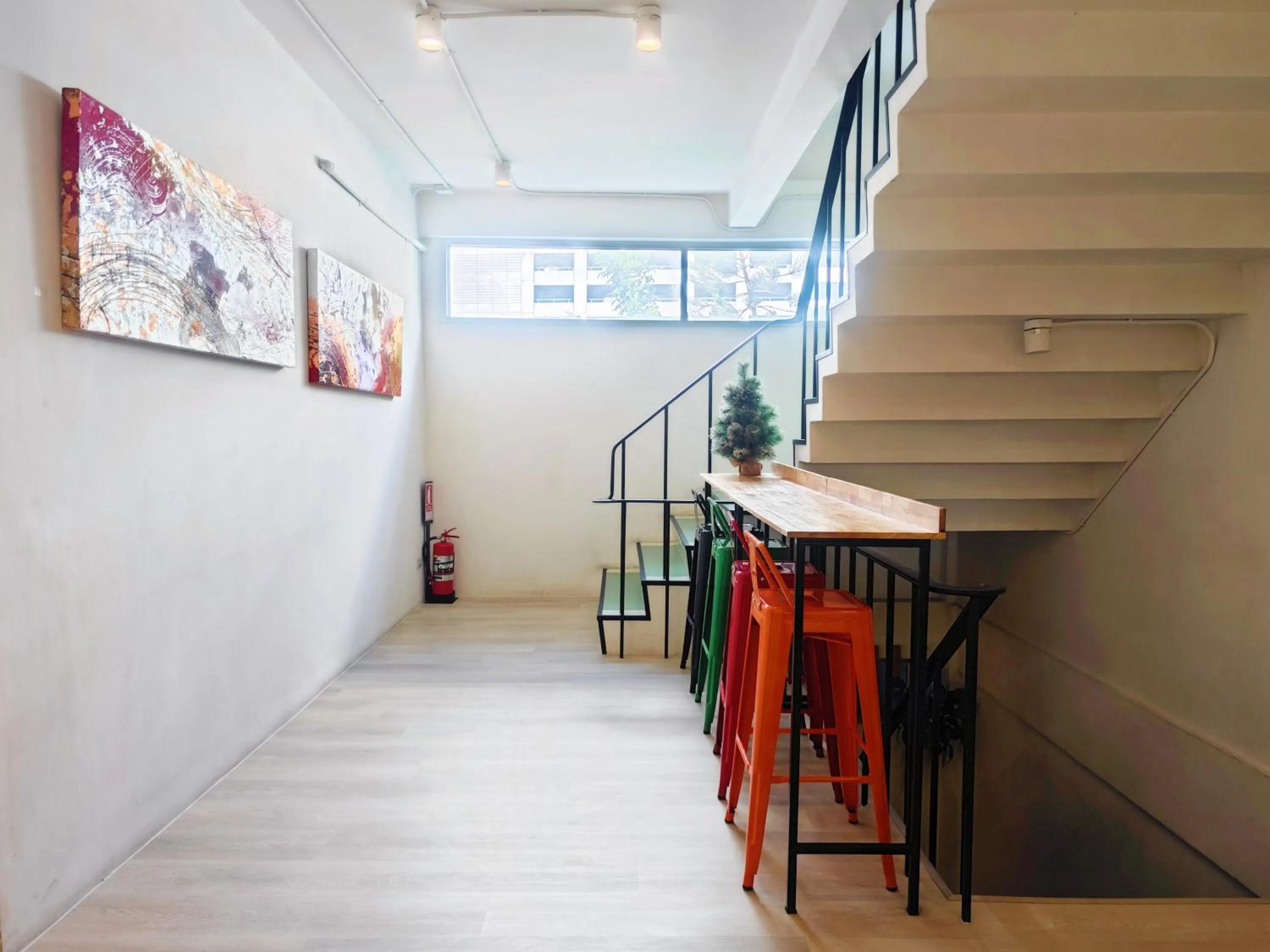 Communal lounge/ TV room in Ostay Asoke Bangkok