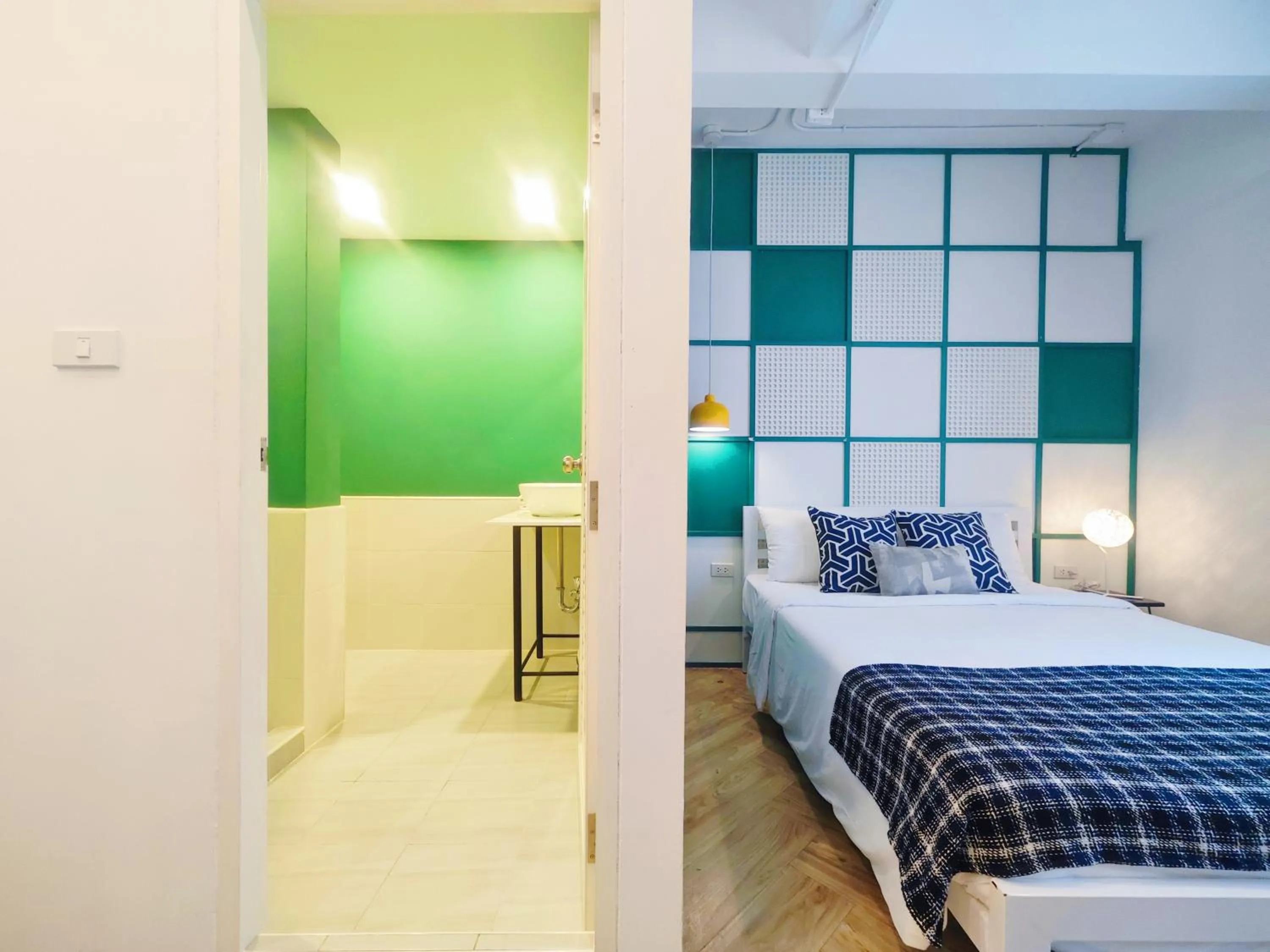 Bedroom, Bed in Ostay Asoke Bangkok