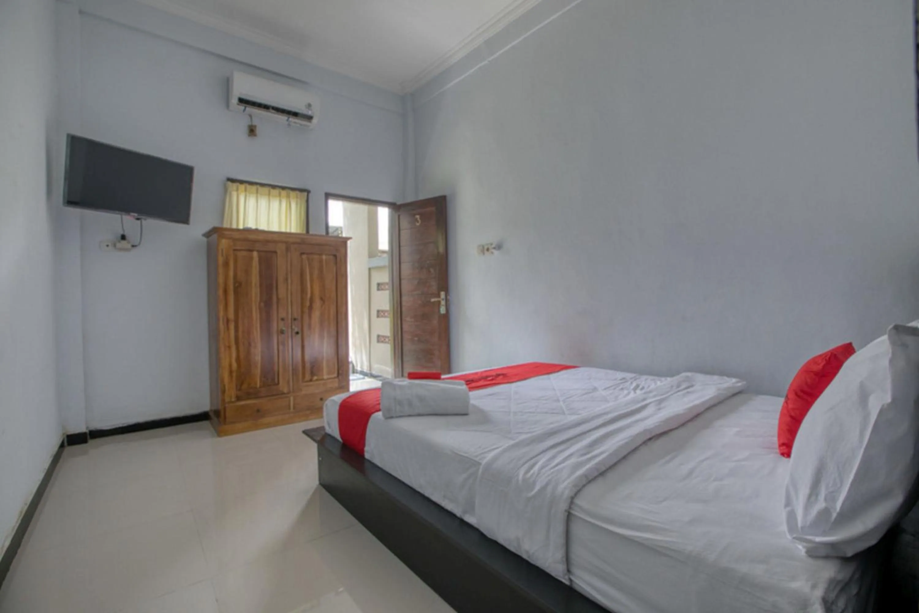 Bed in RedDoorz near Exit Toll Nusa Dua