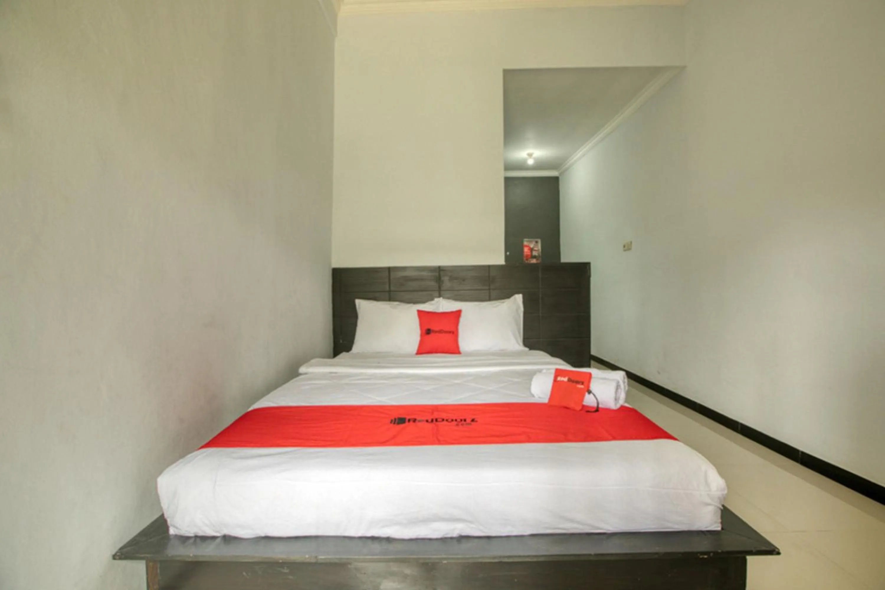Bed in RedDoorz near Exit Toll Nusa Dua