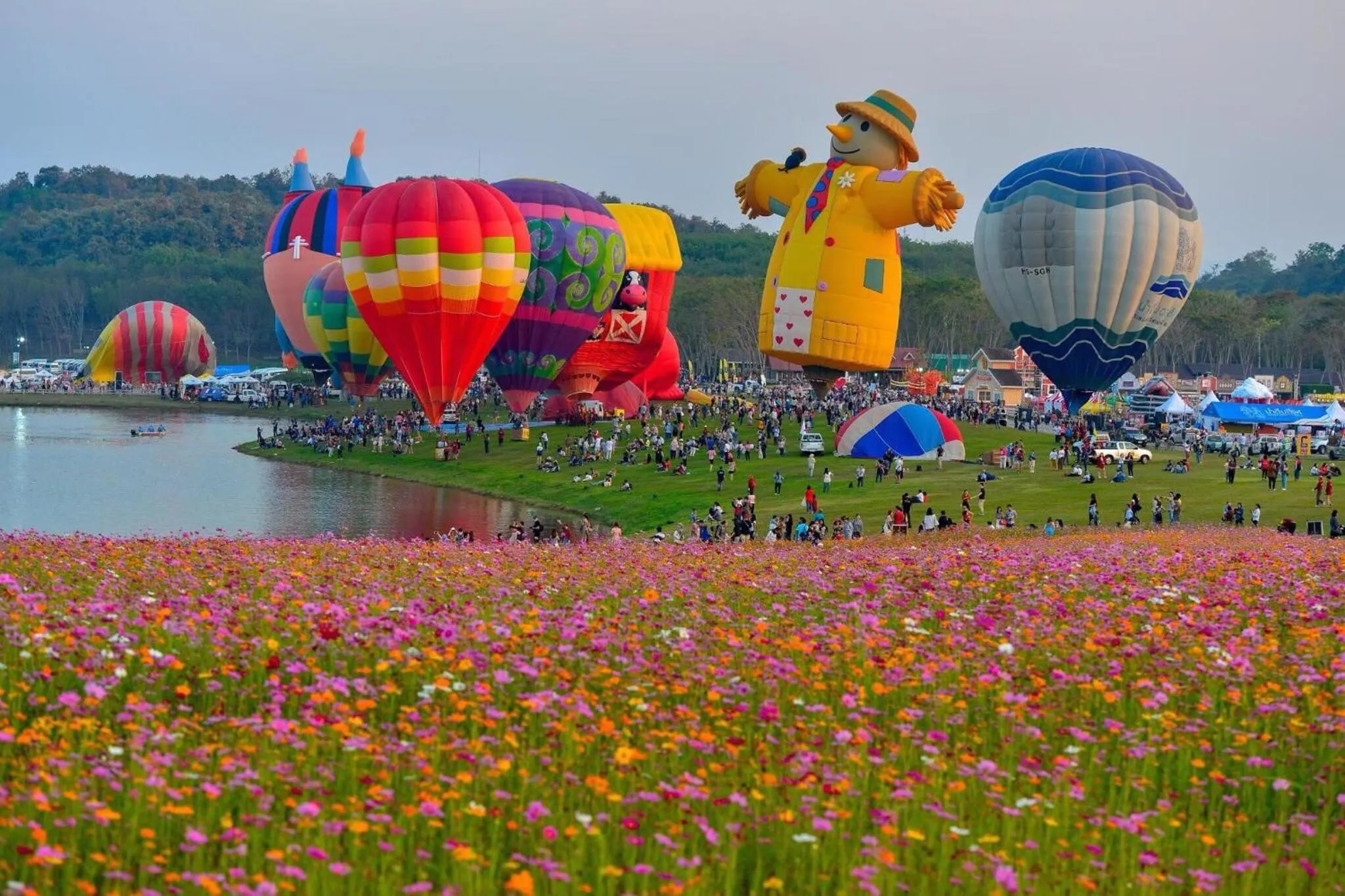 Nearby landmark in Life Hotel Rongkhun - White Temple Chiangrai