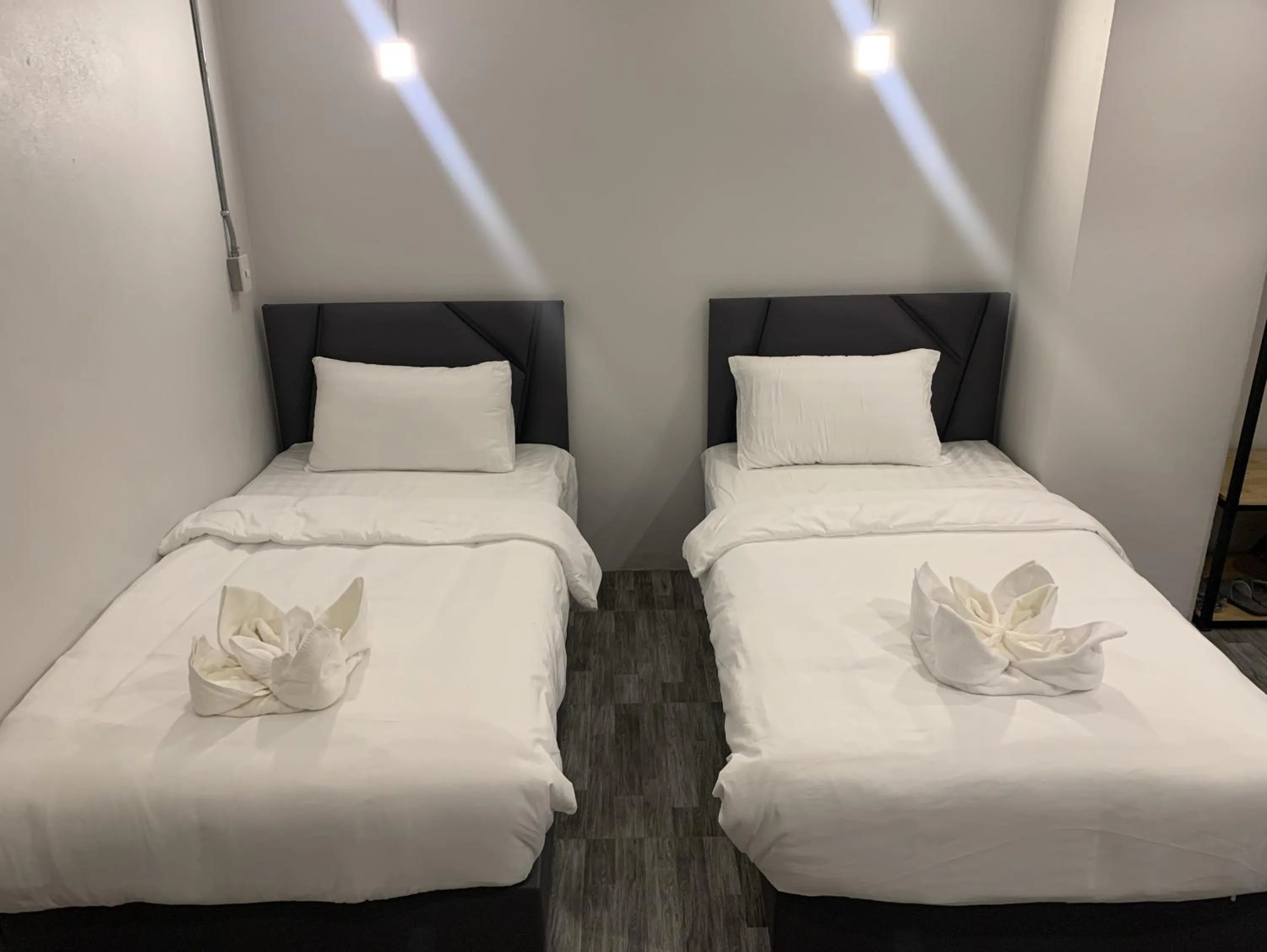 Bed in Life Hotel Rongkhun - White Temple Chiangrai