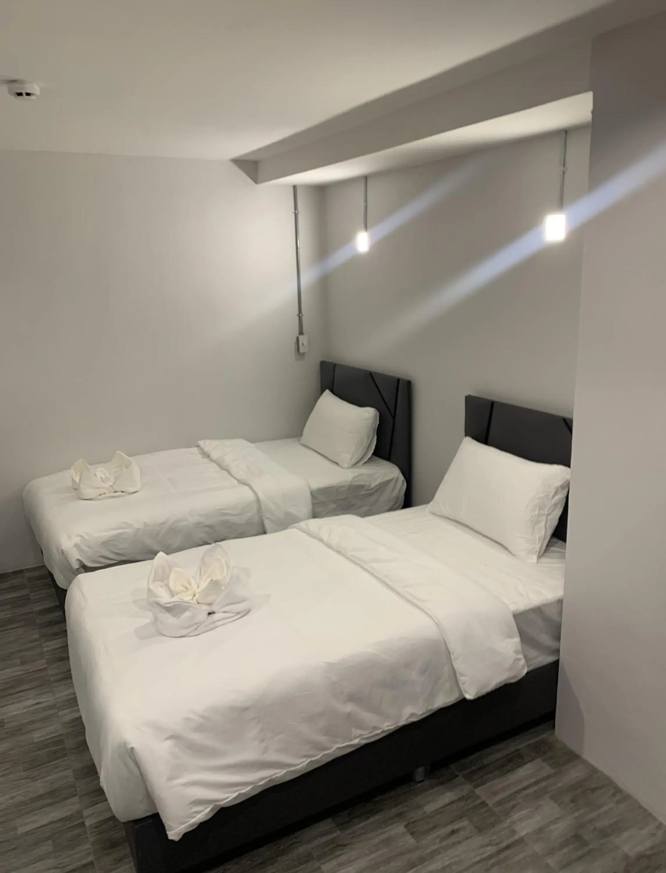 Deluxe Triple Room in Life Hotel Rongkhun - White Temple Chiangrai Deluxe Triple Room in Life Hotel Rongkhun - White Temple Chiangrai