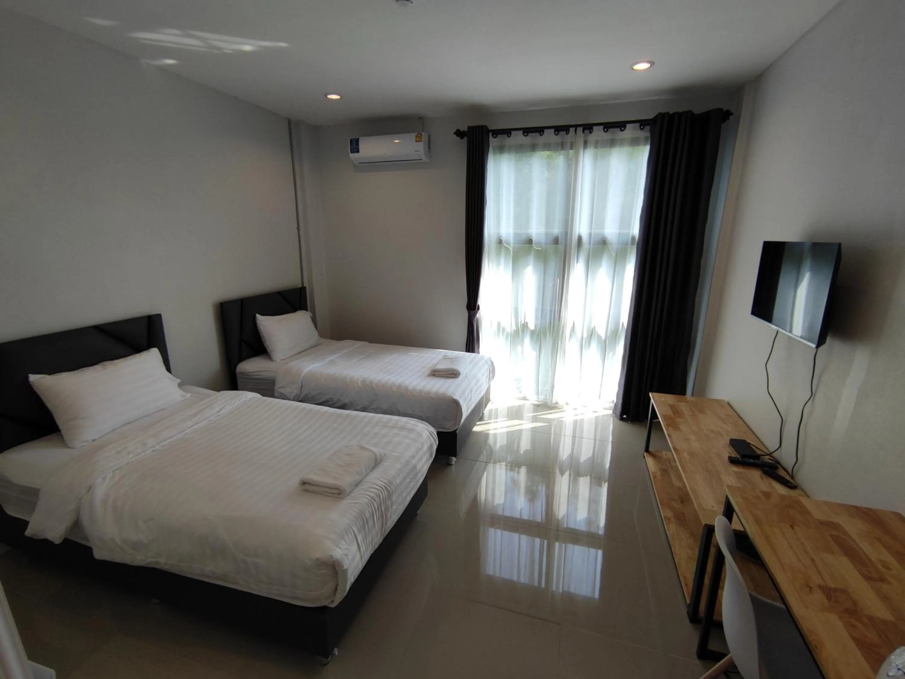 TV and multimedia, Bed in Life Hotel Rongkhun - White Temple Chiangrai