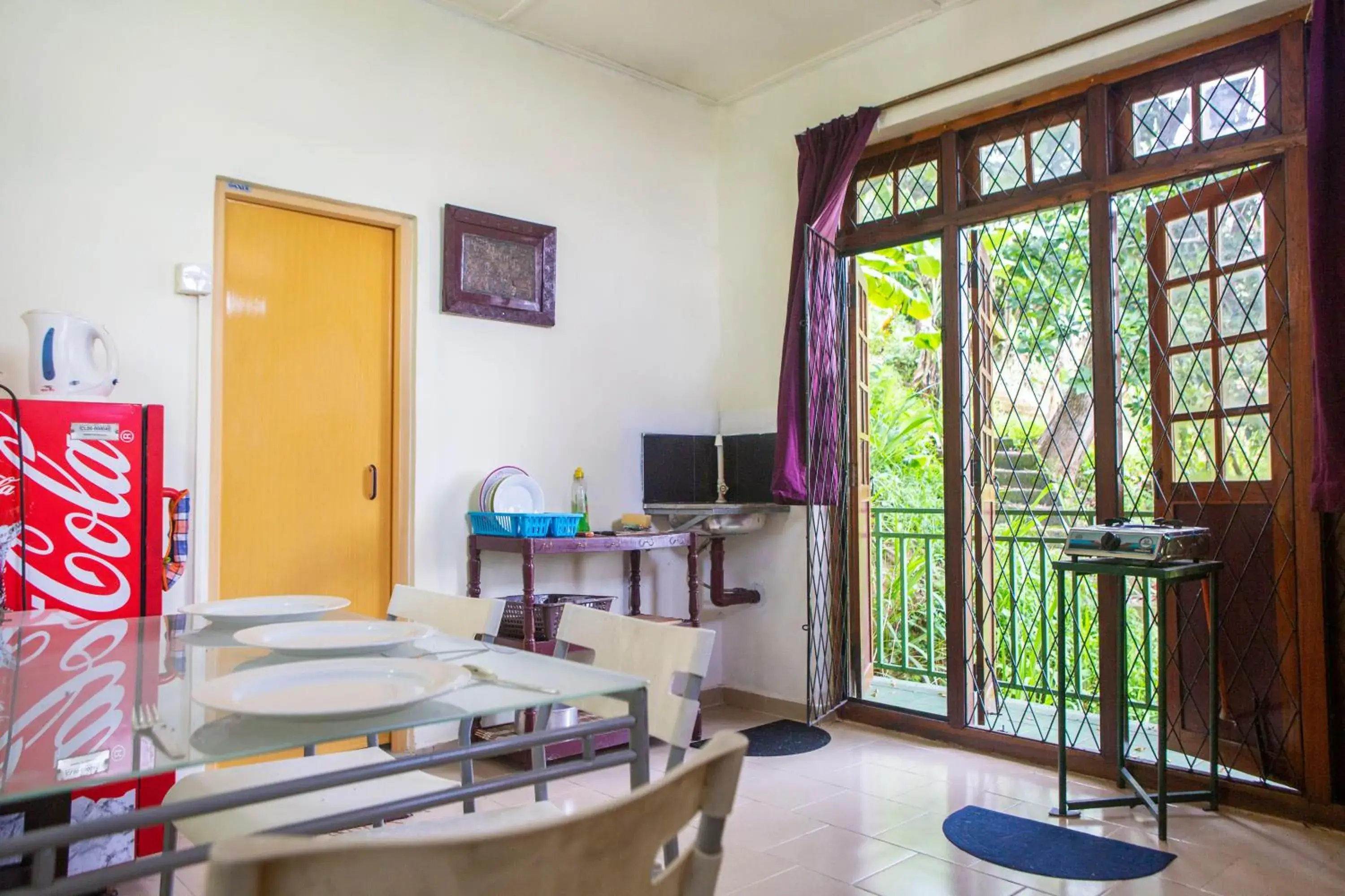 Standard Triple Room with Private External Bathroom in Araliya Holiday Bungalow Standard Triple Room with Private External Bathroom in Araliya Holiday Bungalow