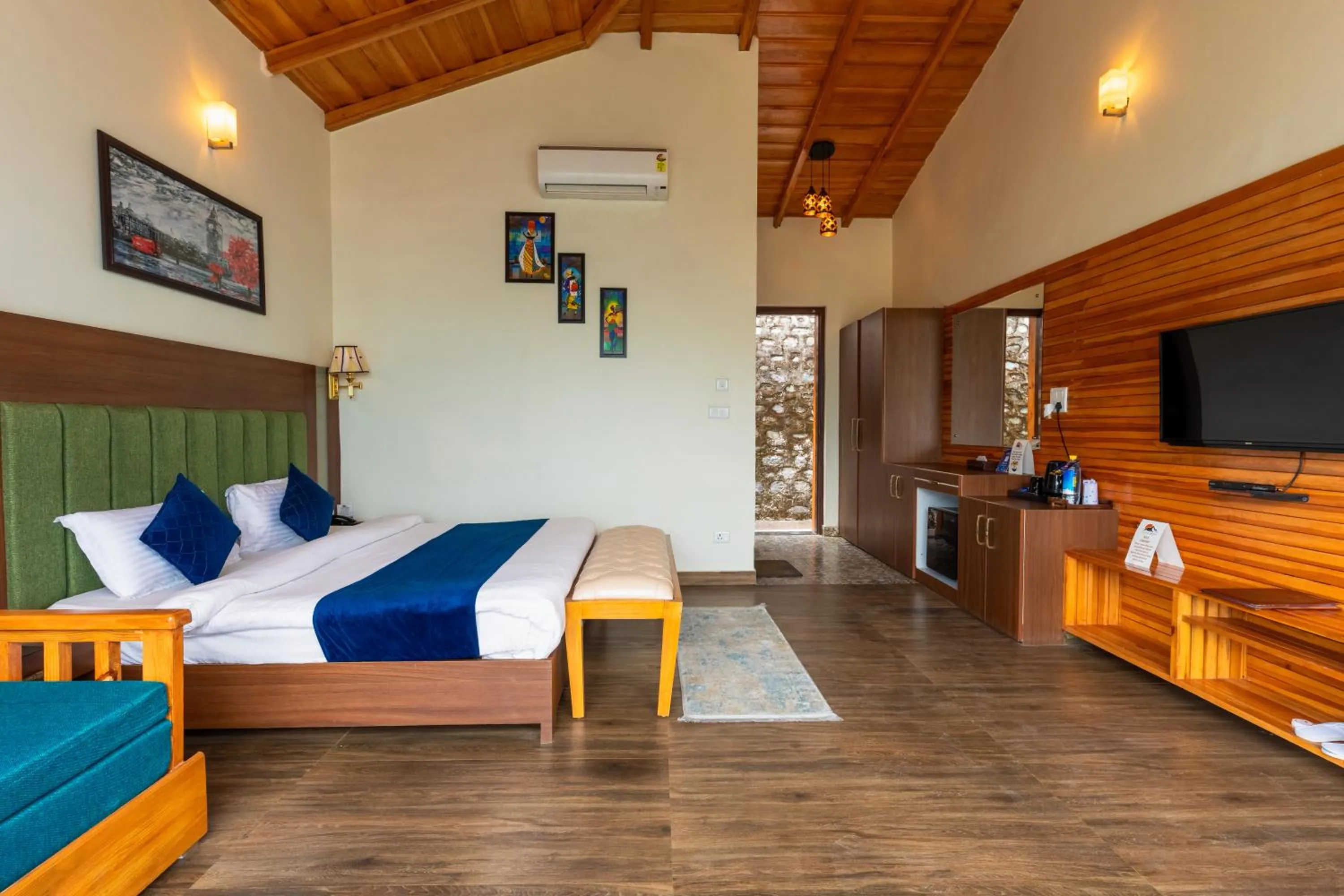 Living room, Bed in The Lake Ambience Resort