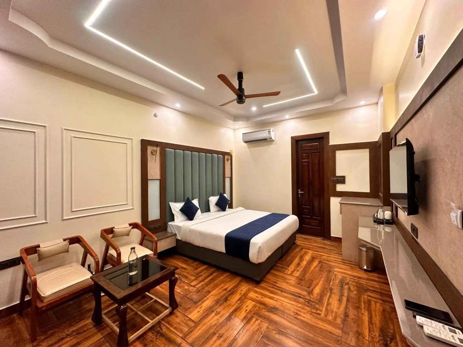 Bed in The Lake Ambience Resort