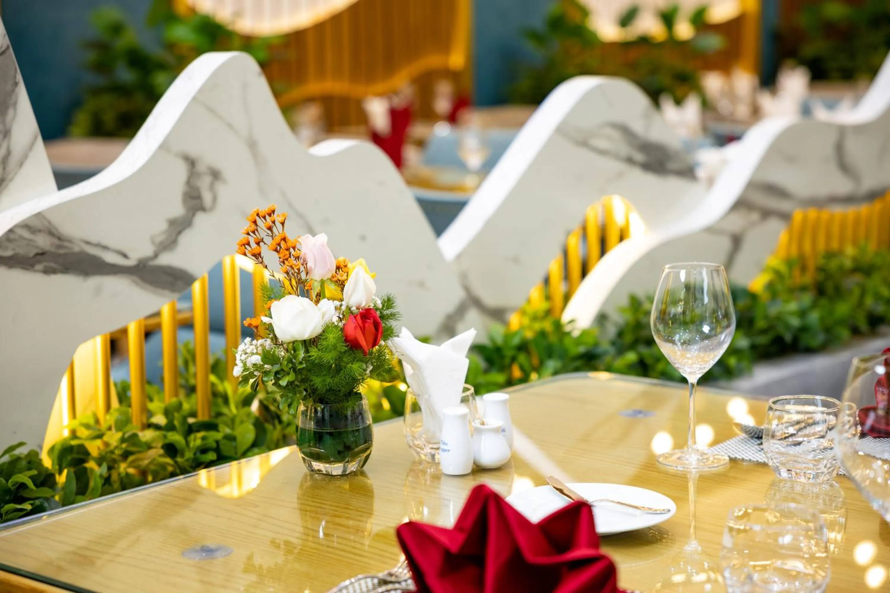 Restaurant/places to eat in Glenda Tower Moc Chau Hotel