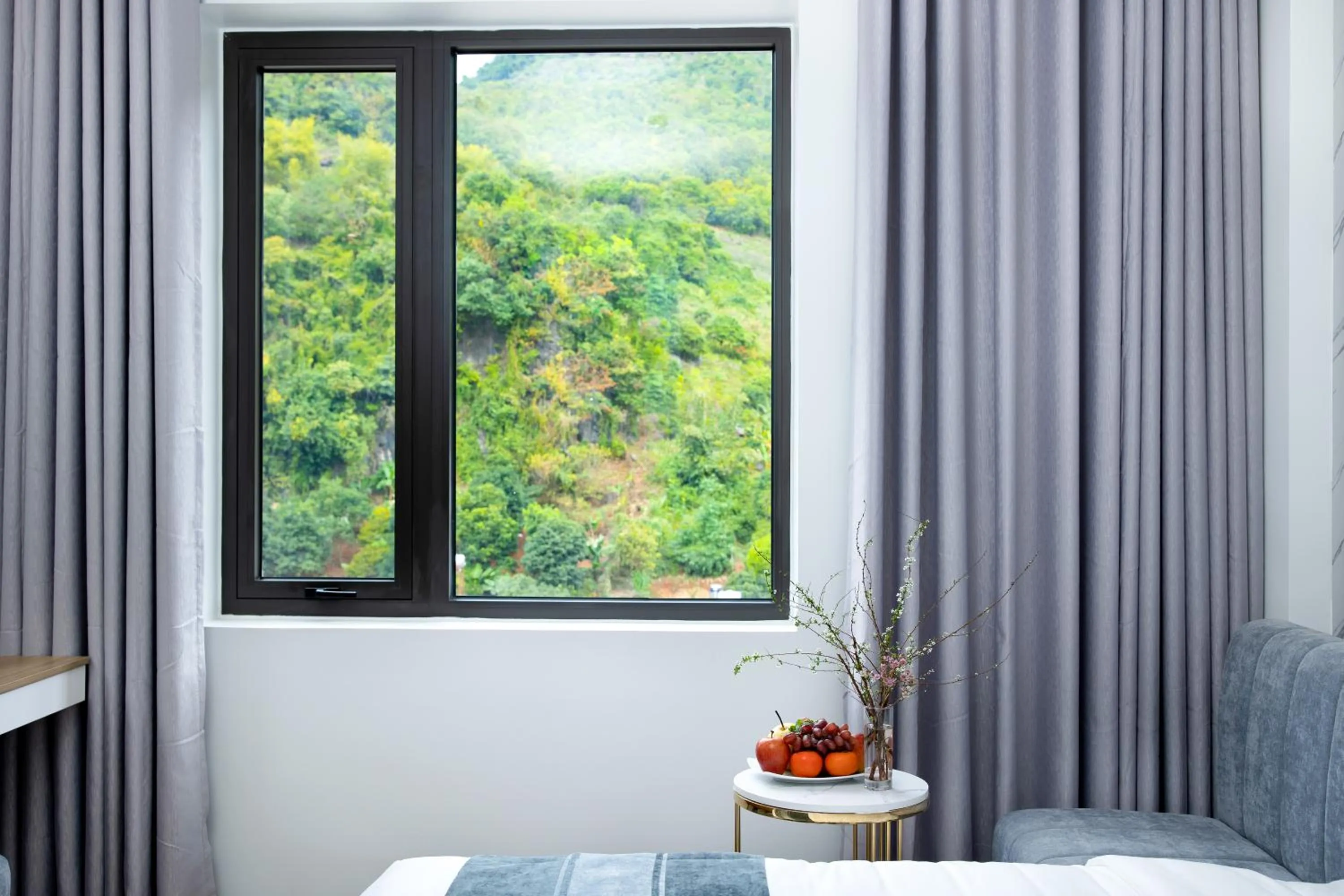 View (from property/room), Bed in Glenda Tower Moc Chau Hotel