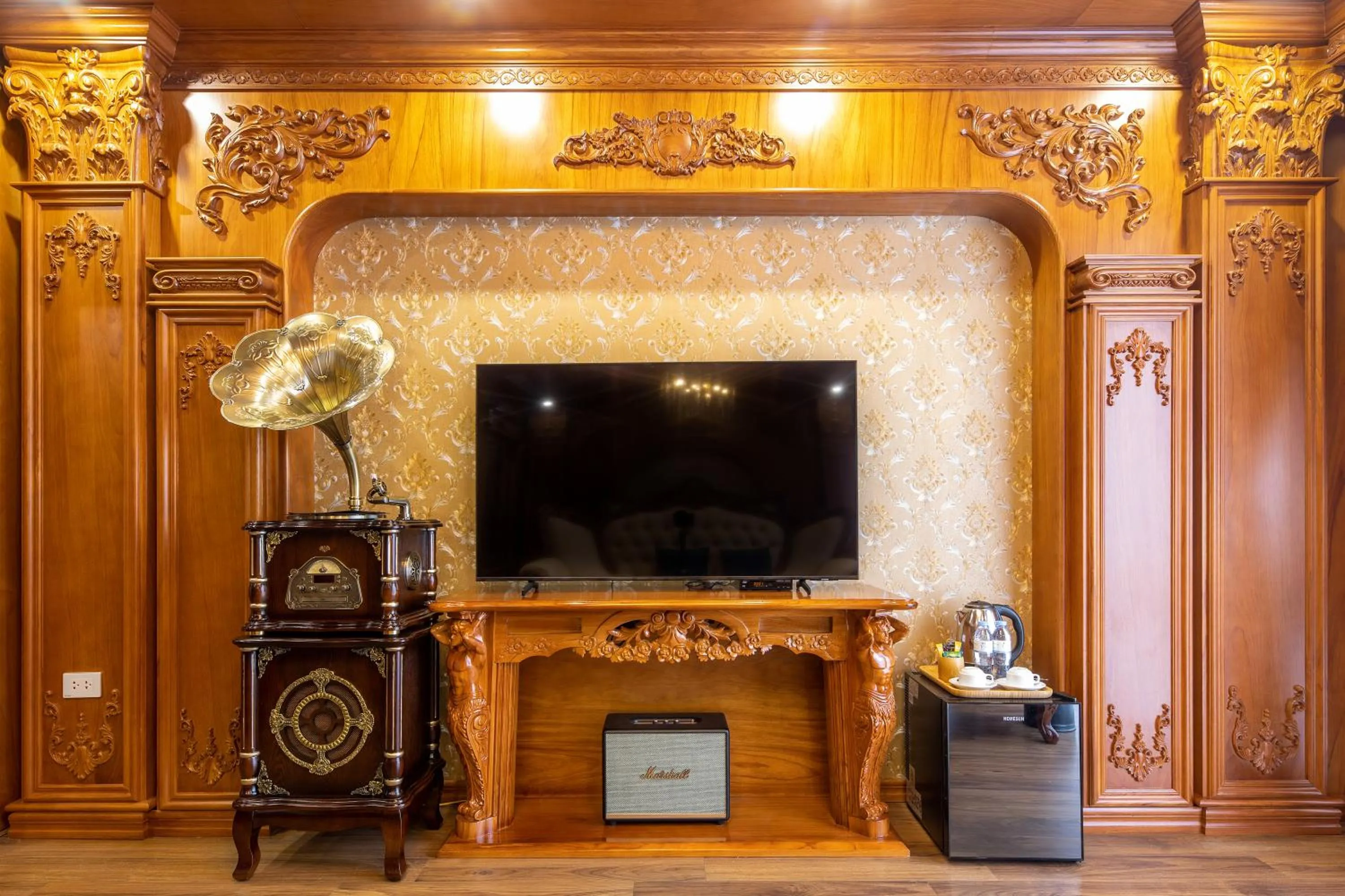 hair dresser in Glenda Tower Moc Chau Hotel