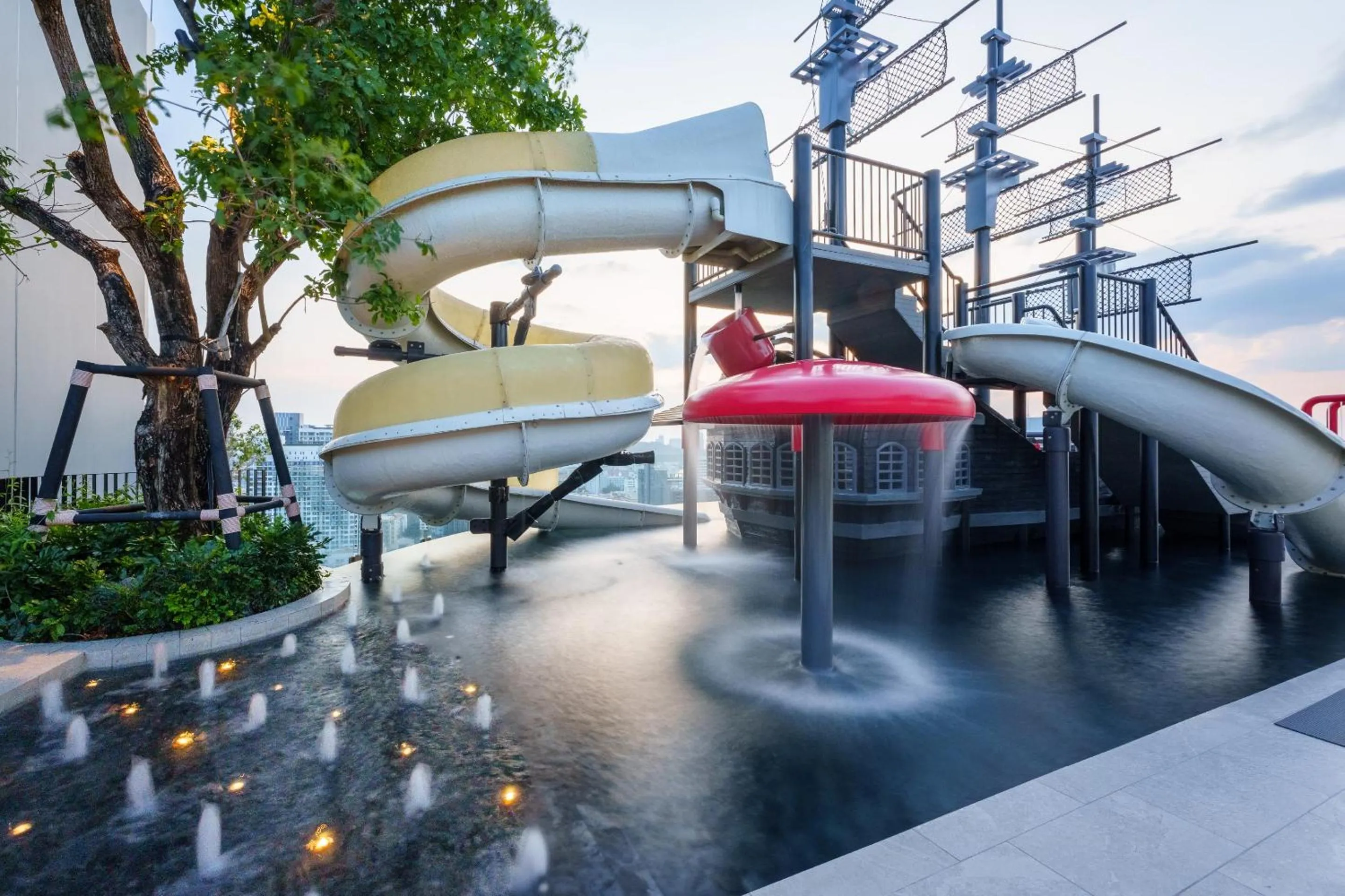 Swimming pool in Somerset Pattaya