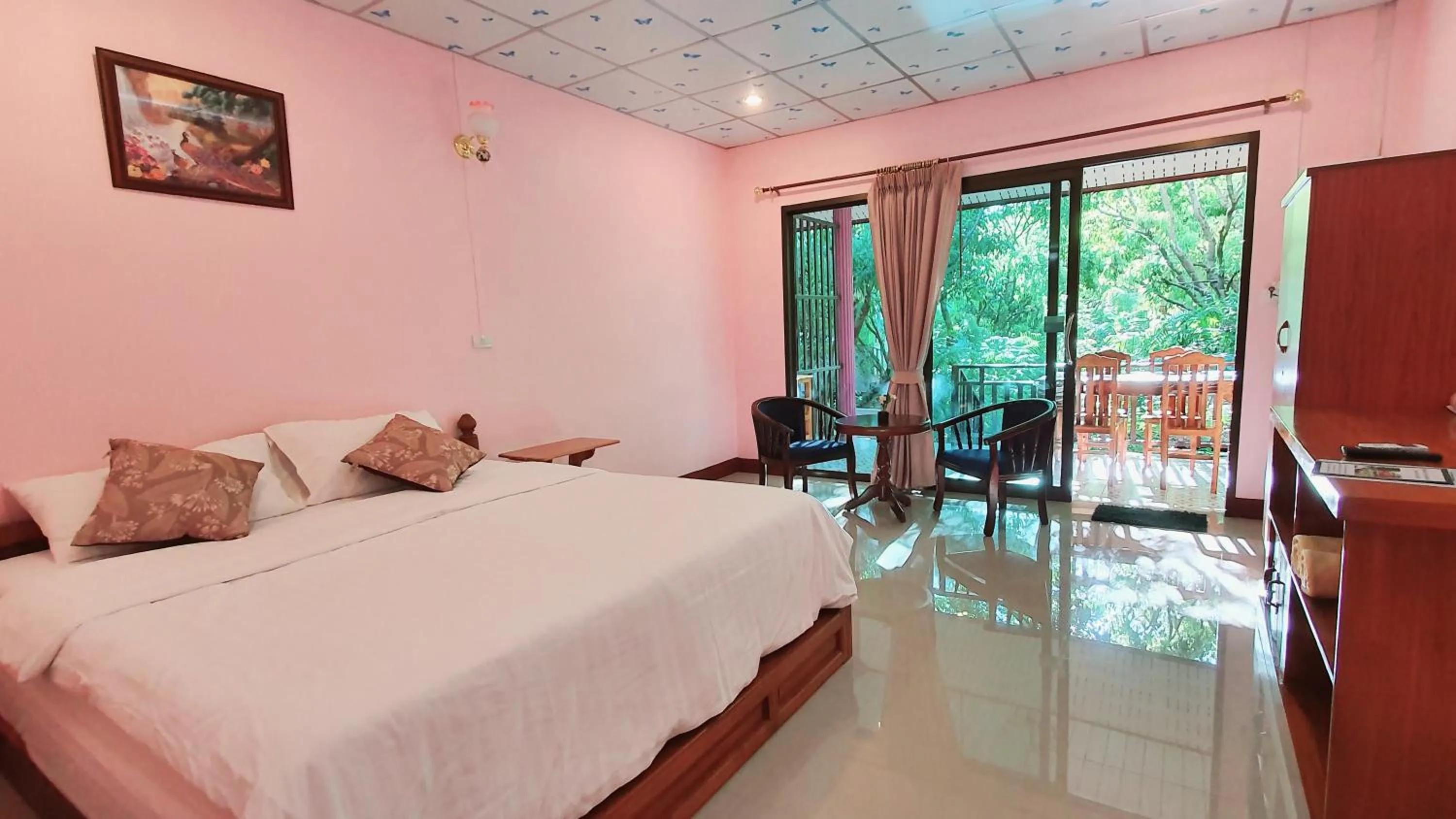 Bed in Warakorn Baansuan Amphawa