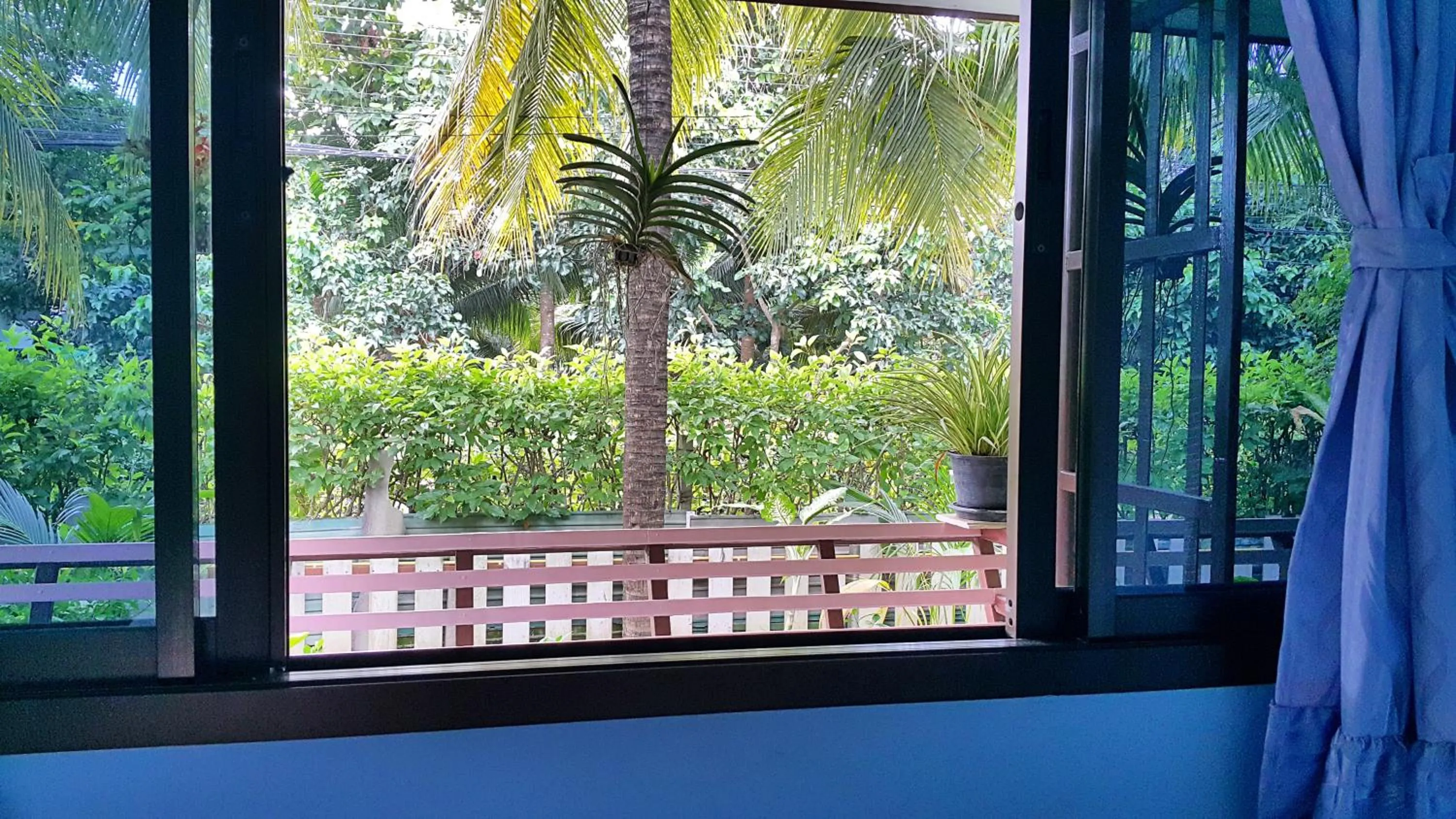 Warakorn Baansuan Amphawa