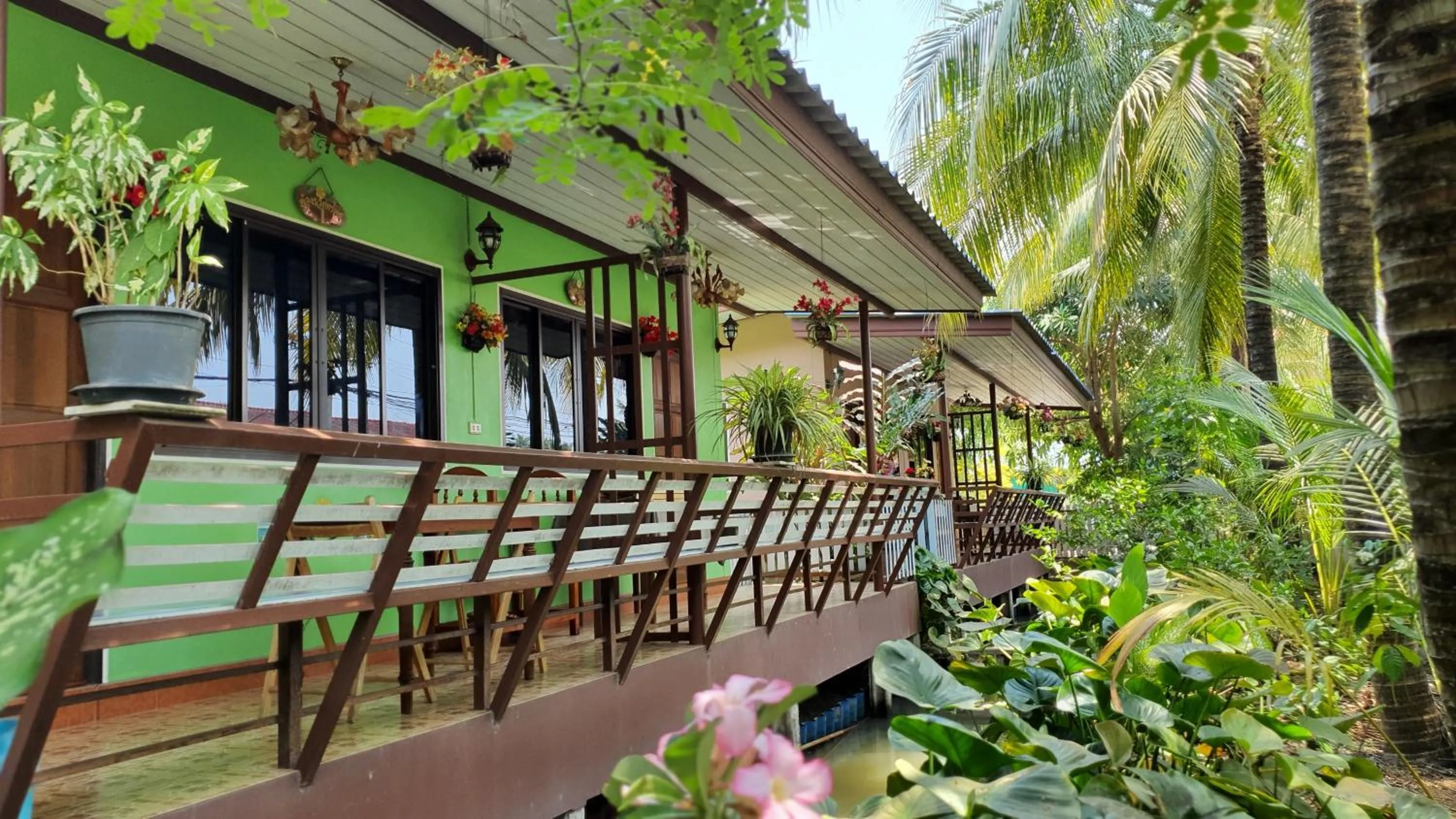 Warakorn Baansuan Amphawa