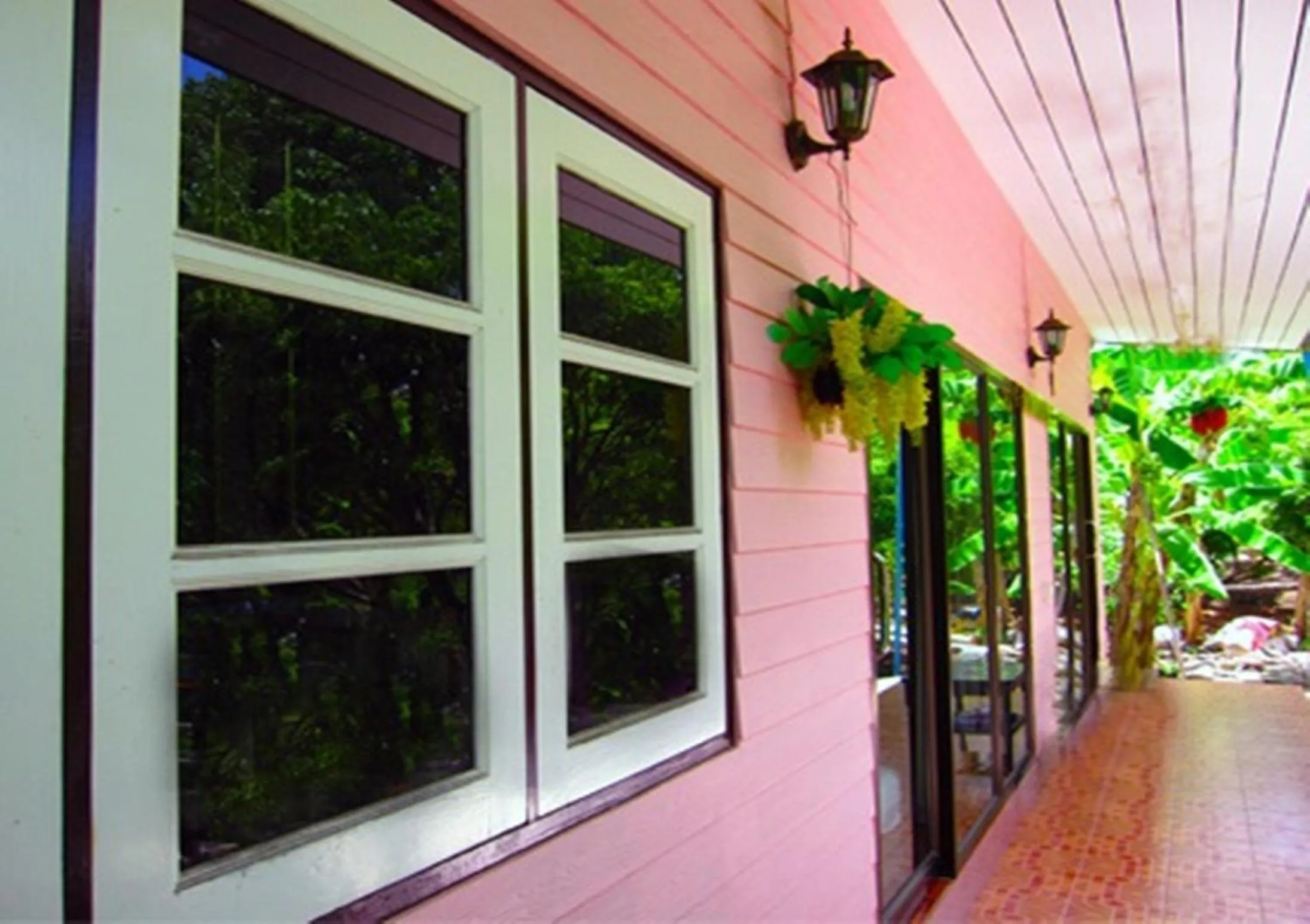 Facade/entrance in Warakorn Baansuan Amphawa