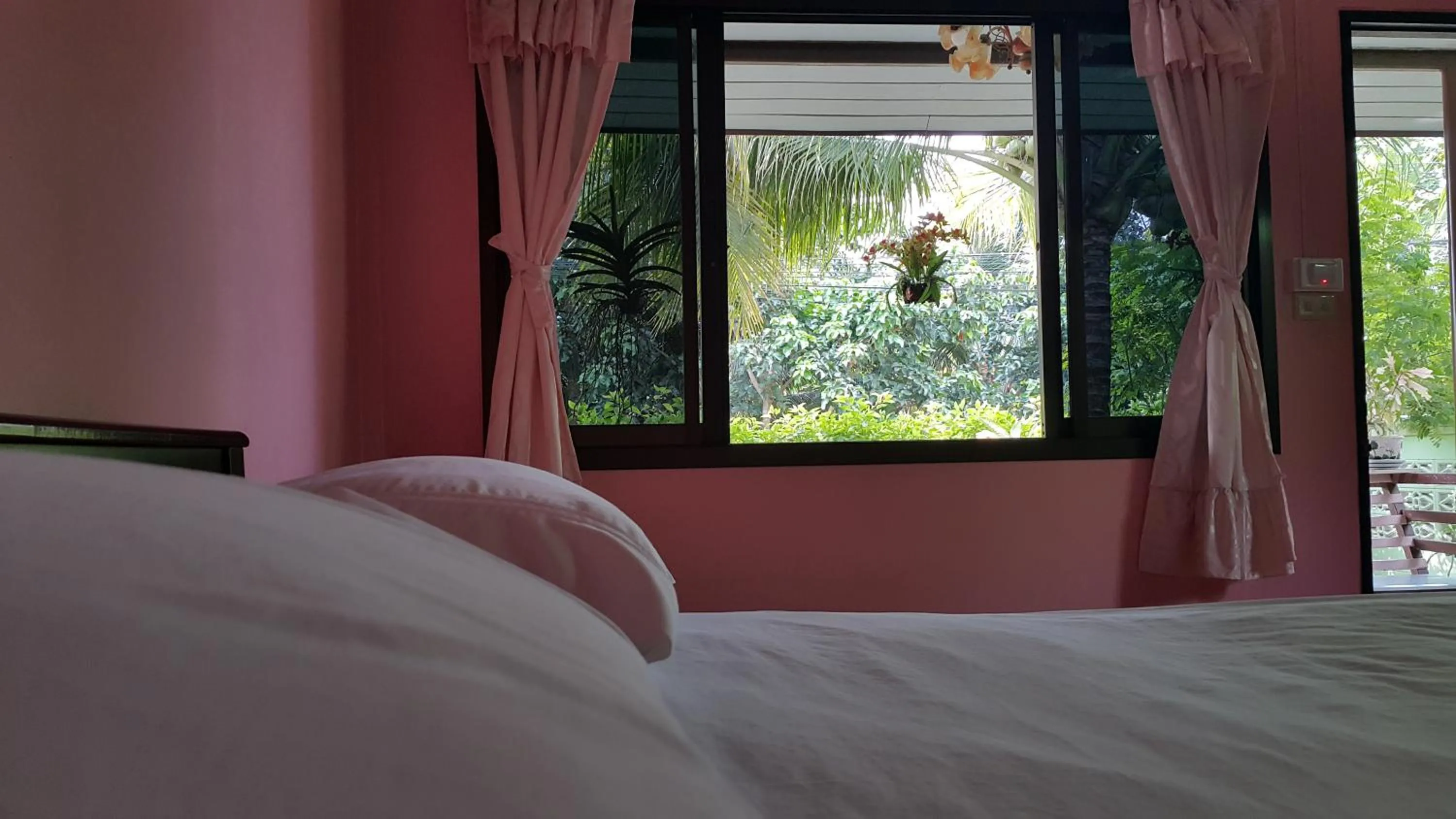 Bed in Warakorn Baansuan Amphawa