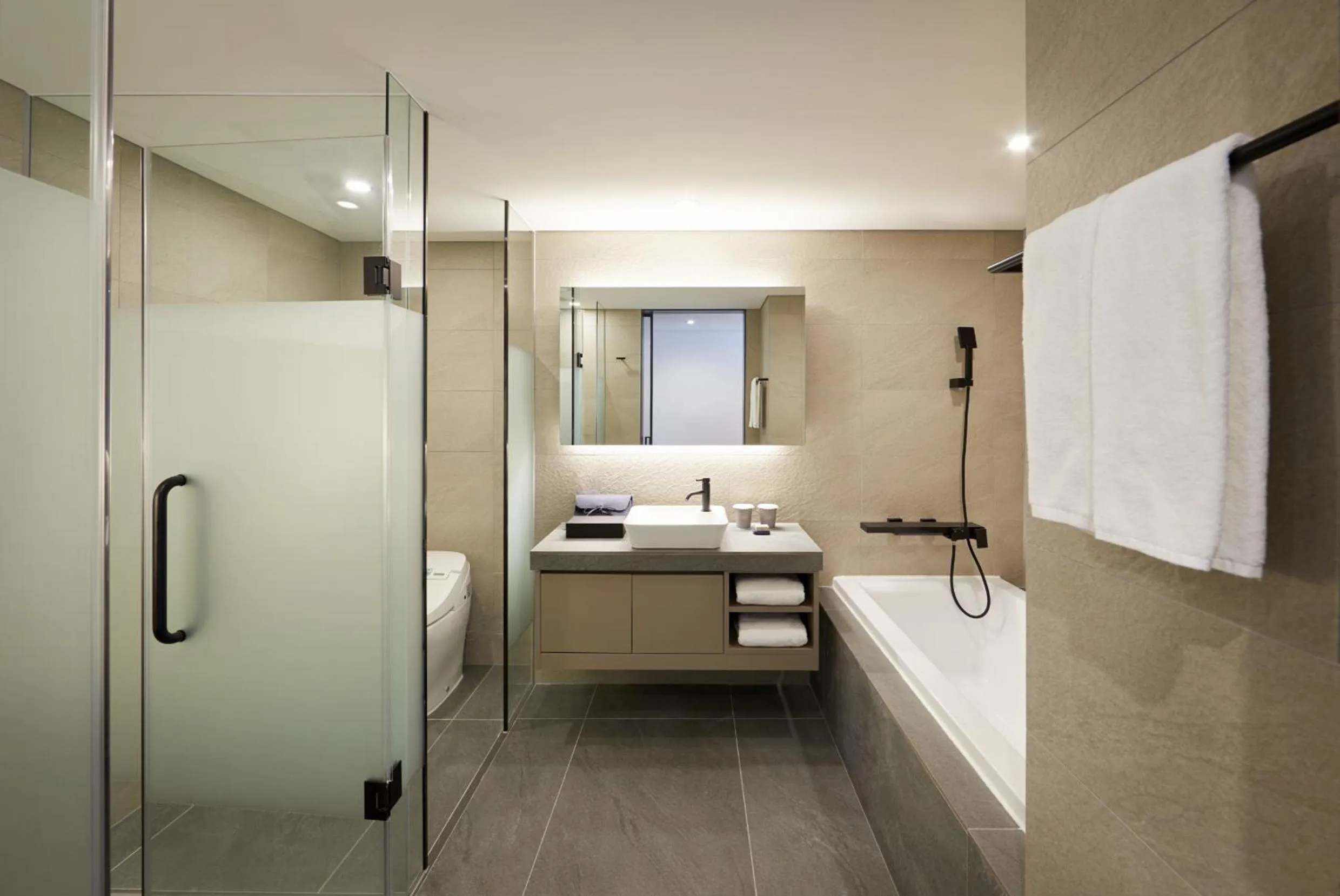 Bathroom, Bed in Lahan Select Gyeongju