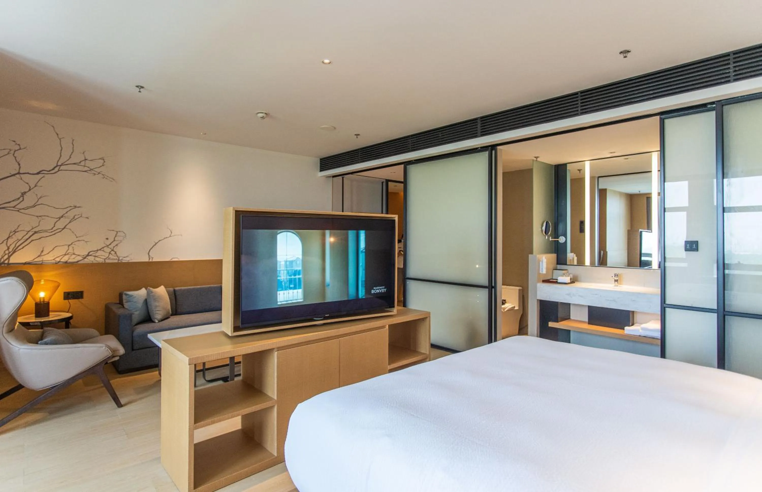 Photo of the whole room, Bed in Fairfield by Marriott Liaocheng Dongchangfu