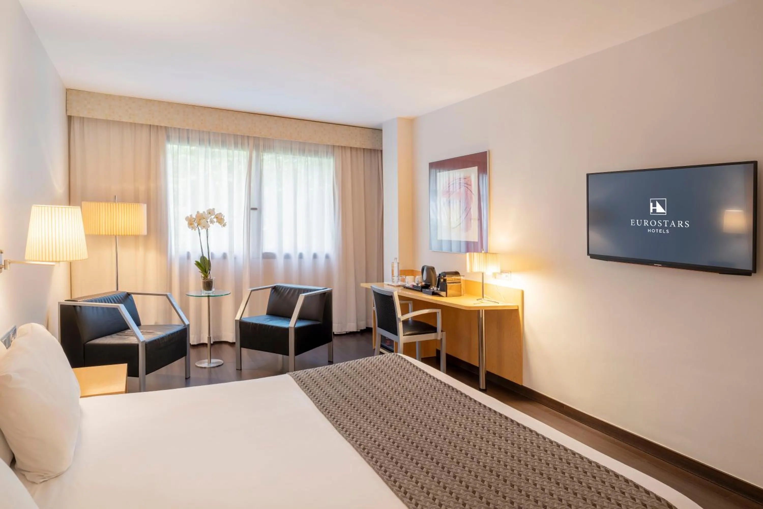 Bed in Eurostars Centrum Alicante