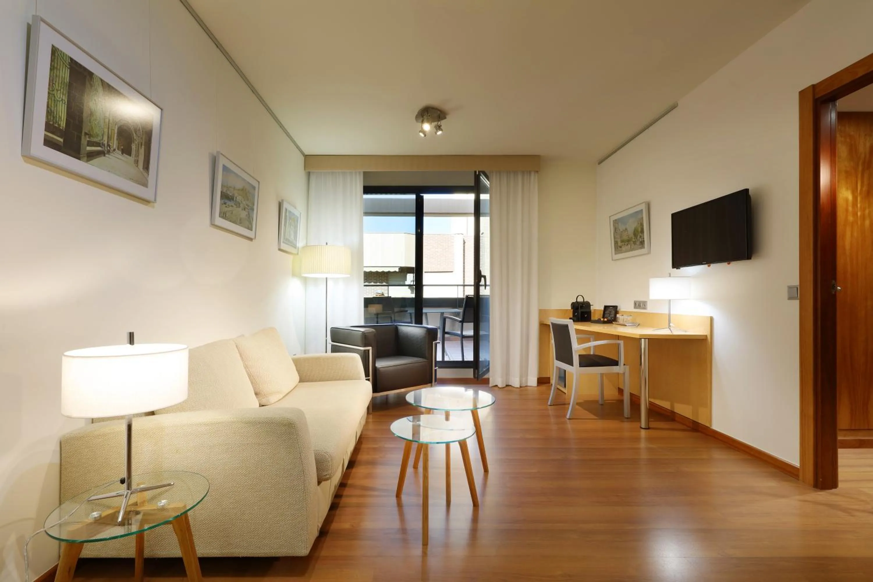 TV and multimedia in Eurostars Centrum Alicante