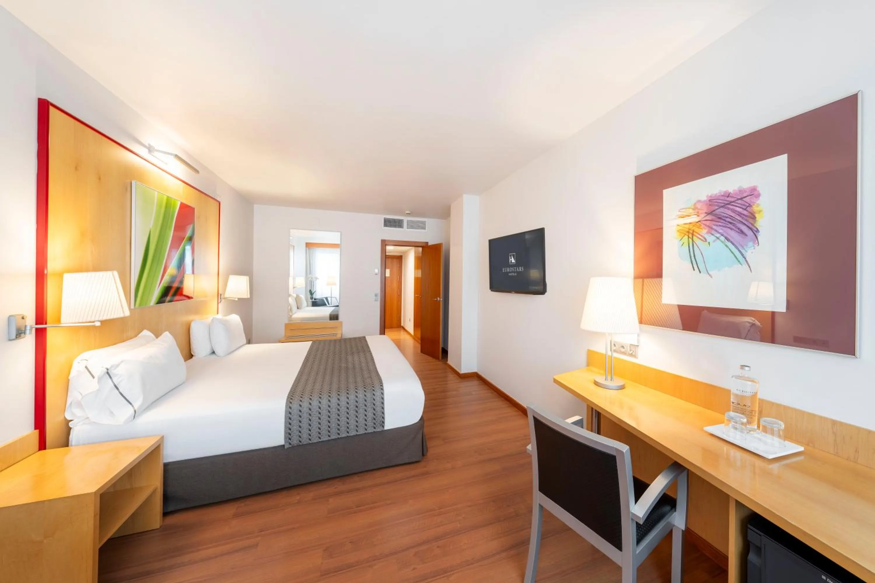 Bed in Eurostars Centrum Alicante