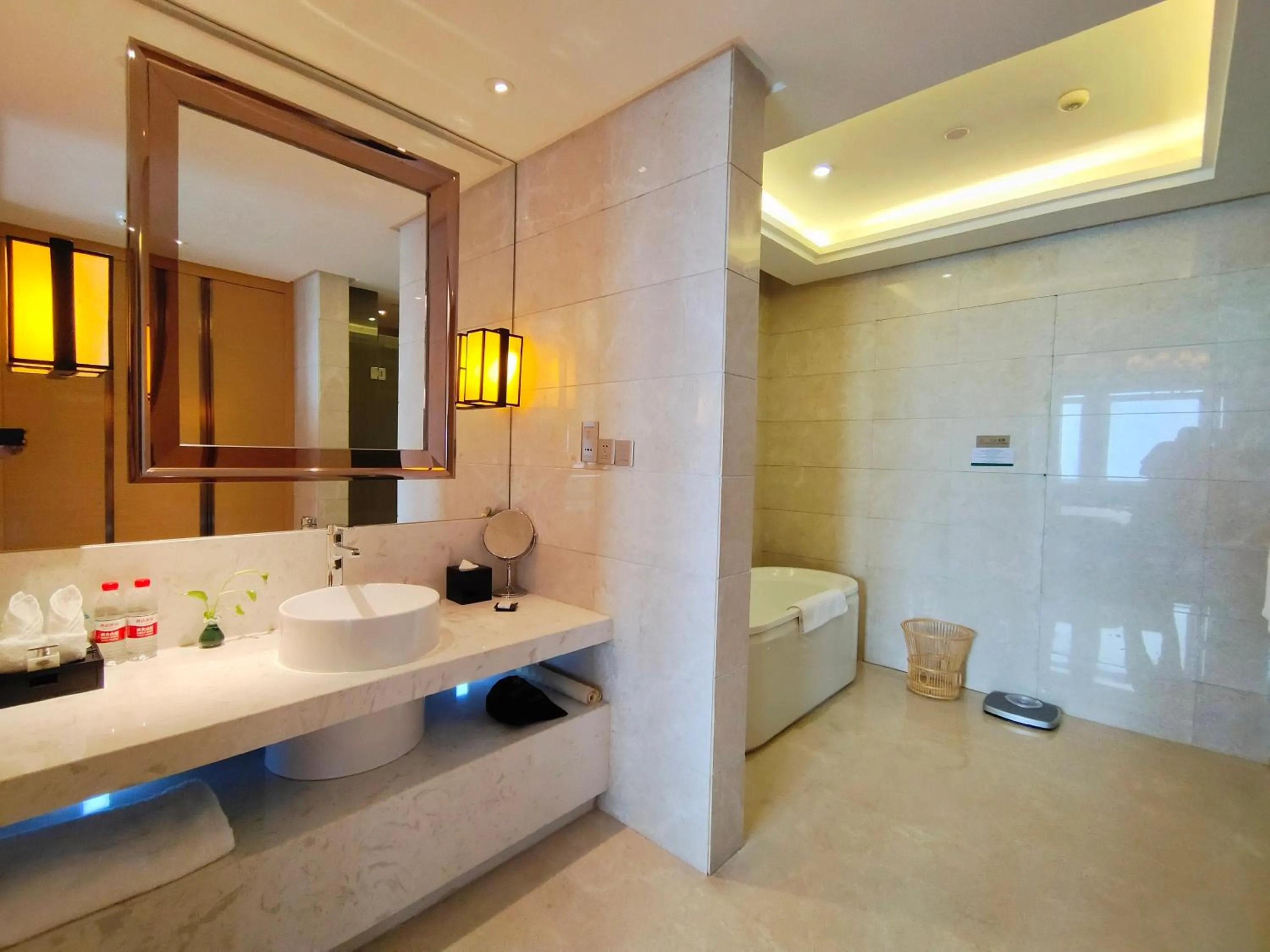 Bathroom in Yangzhong Firth Jinling Grand Hotel