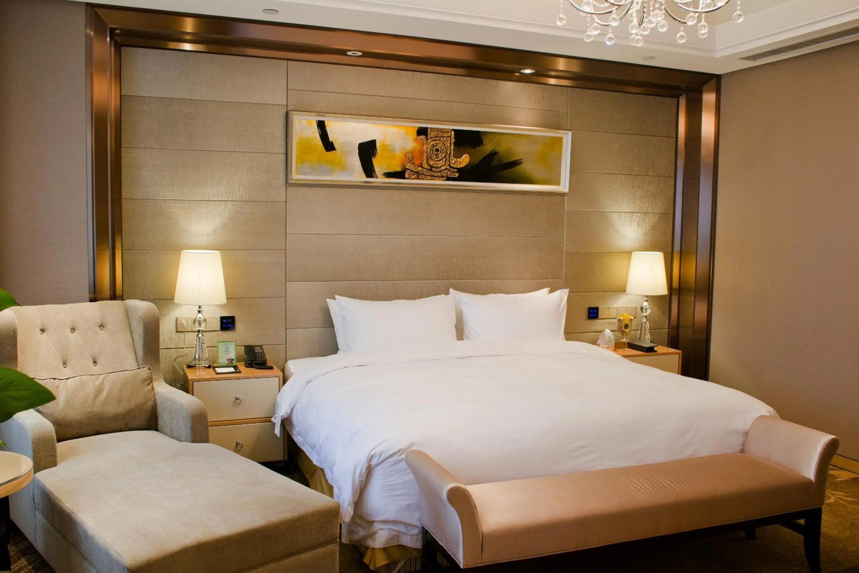 Bed in Yangzhong Firth Jinling Grand Hotel