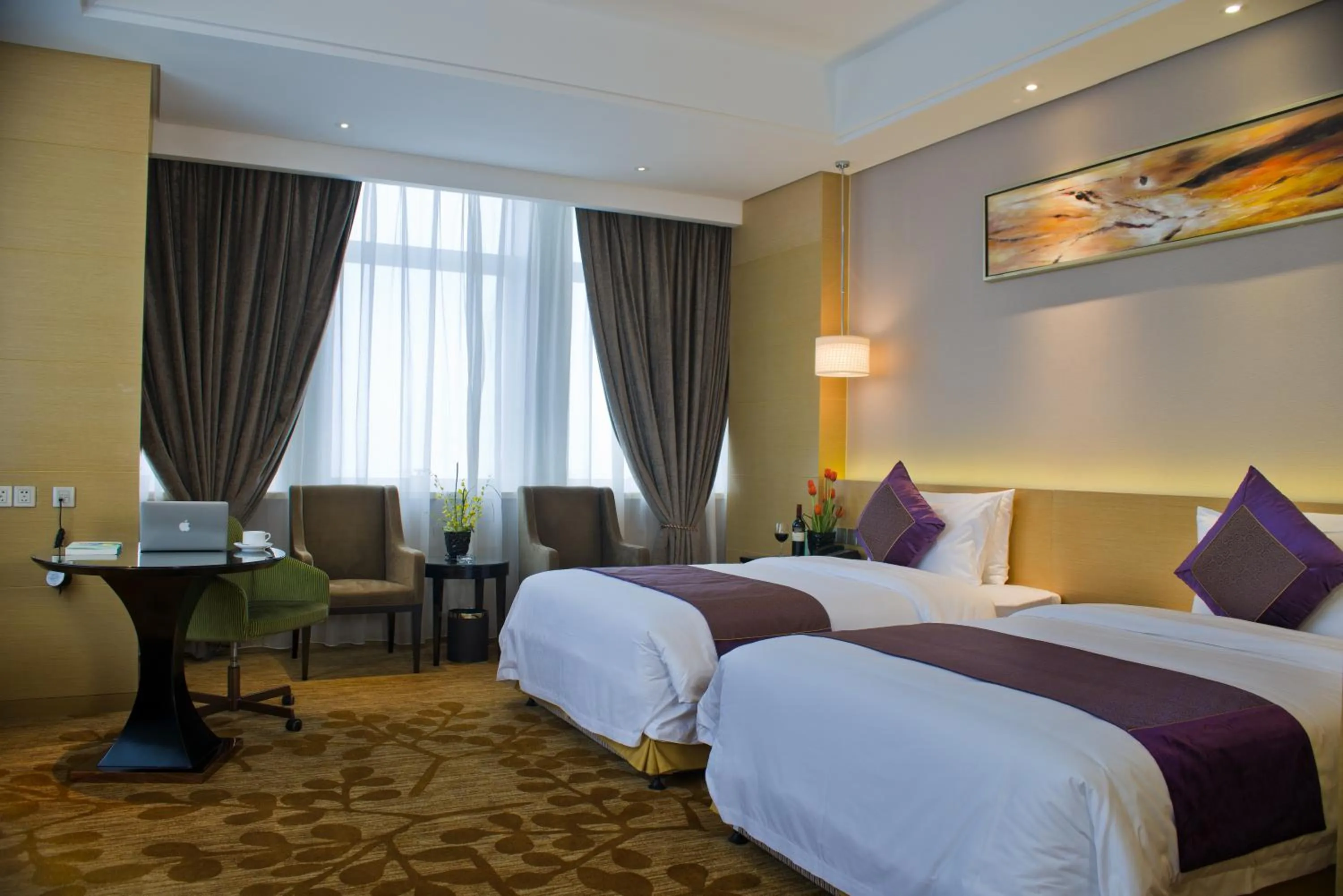 Photo of the whole room, Bed in Yangzhong Firth Jinling Grand Hotel