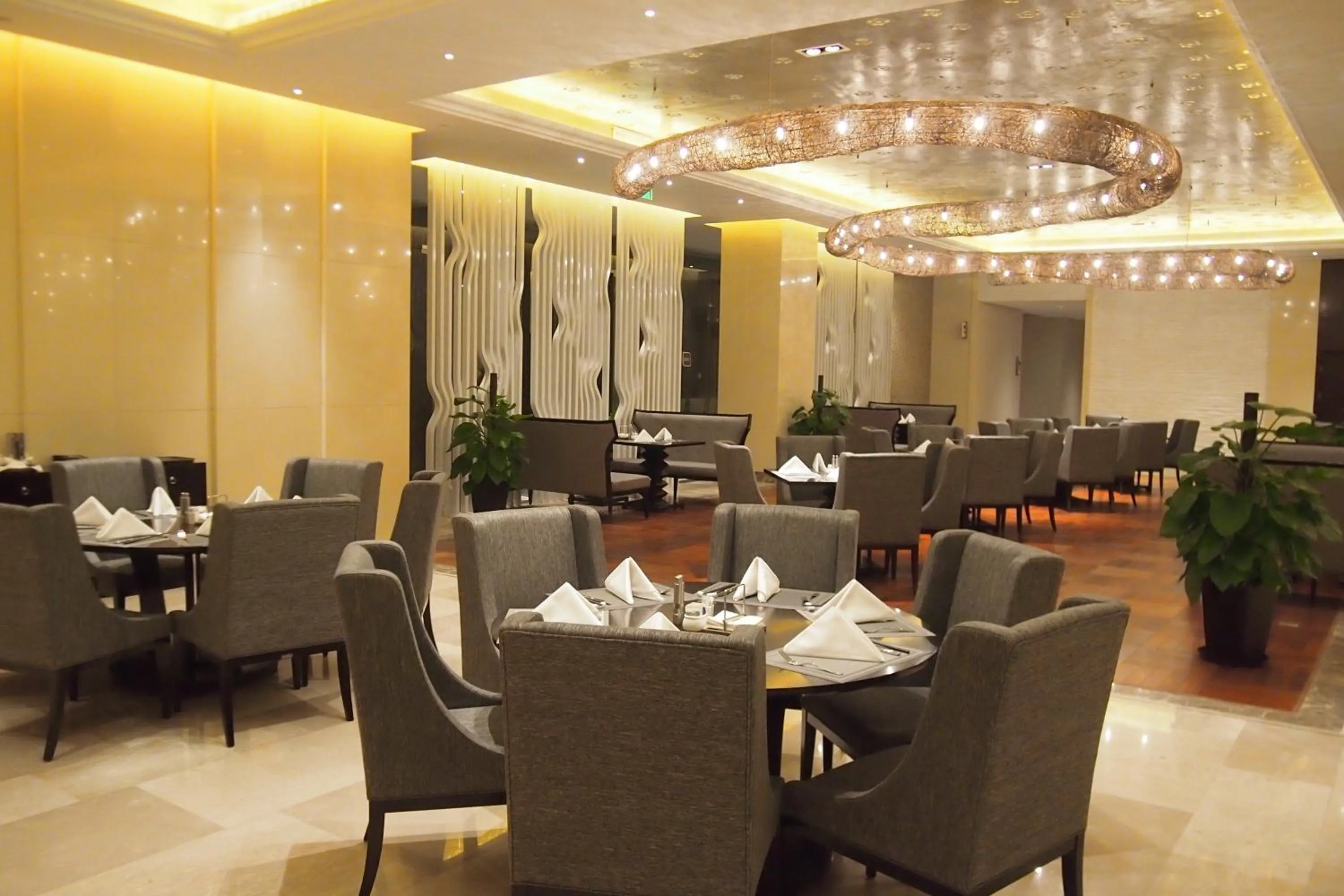 Restaurant/places to eat in Yangzhong Firth Jinling Grand Hotel