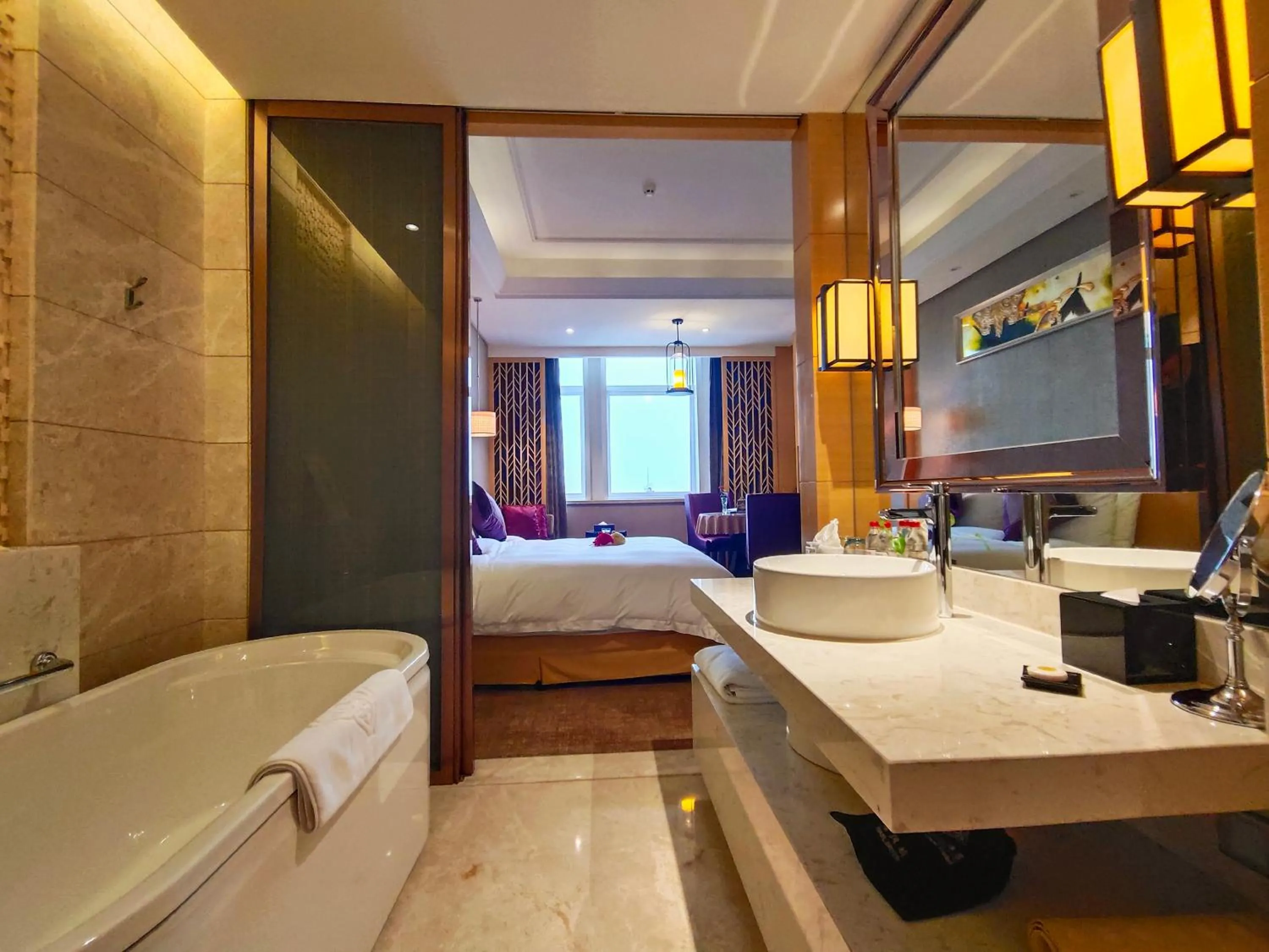 Bathroom, Bed in Yangzhong Firth Jinling Grand Hotel