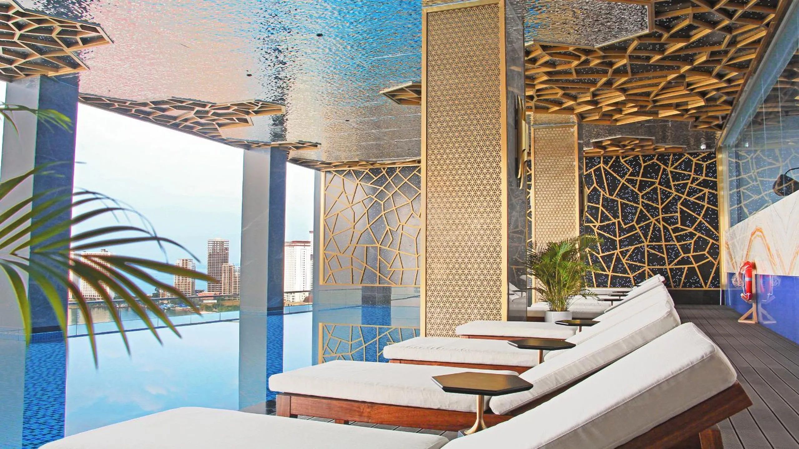 Swimming pool in Won Majestic Hotel Cambodia