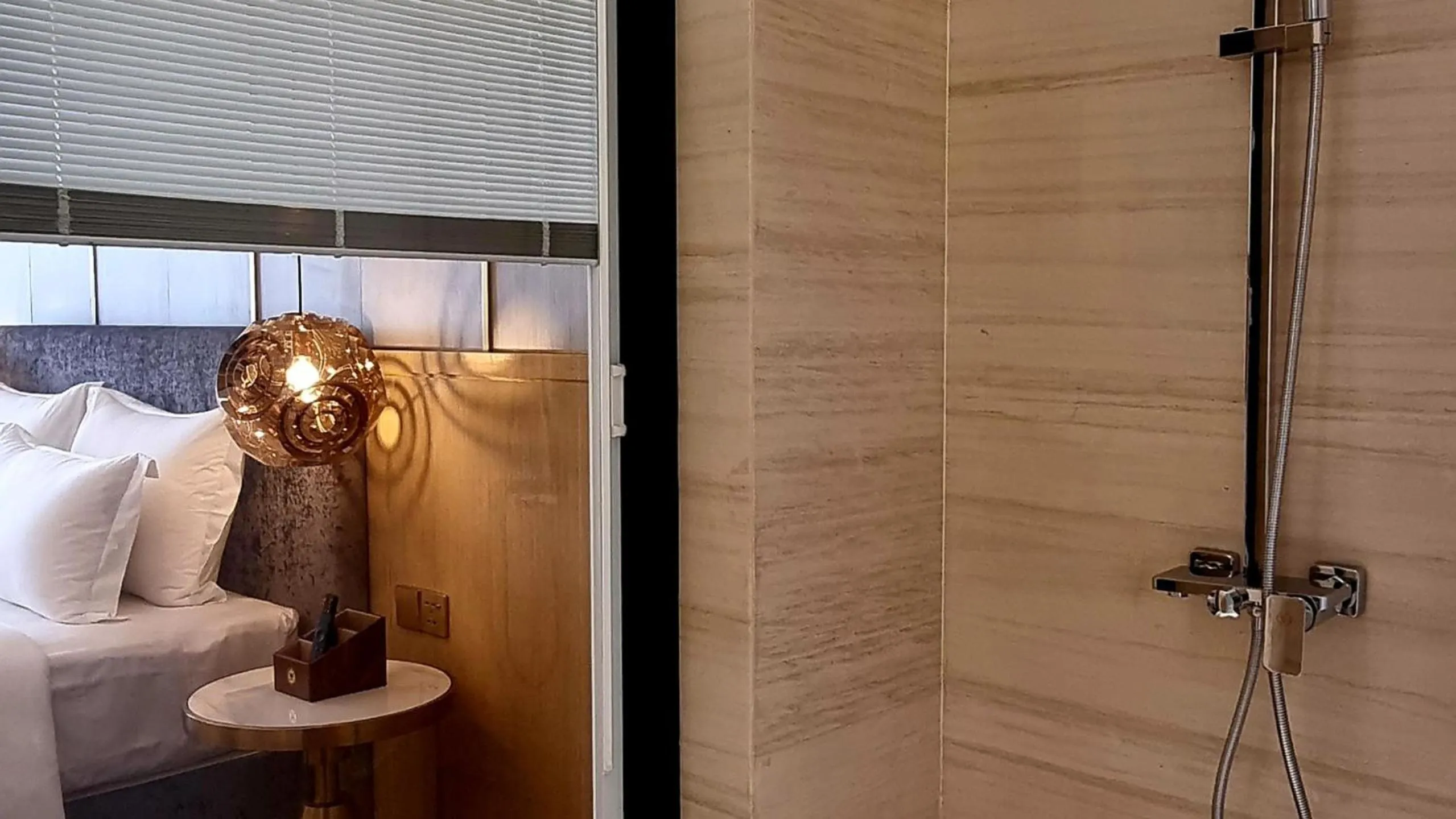 Shower in Won Majestic Hotel Cambodia