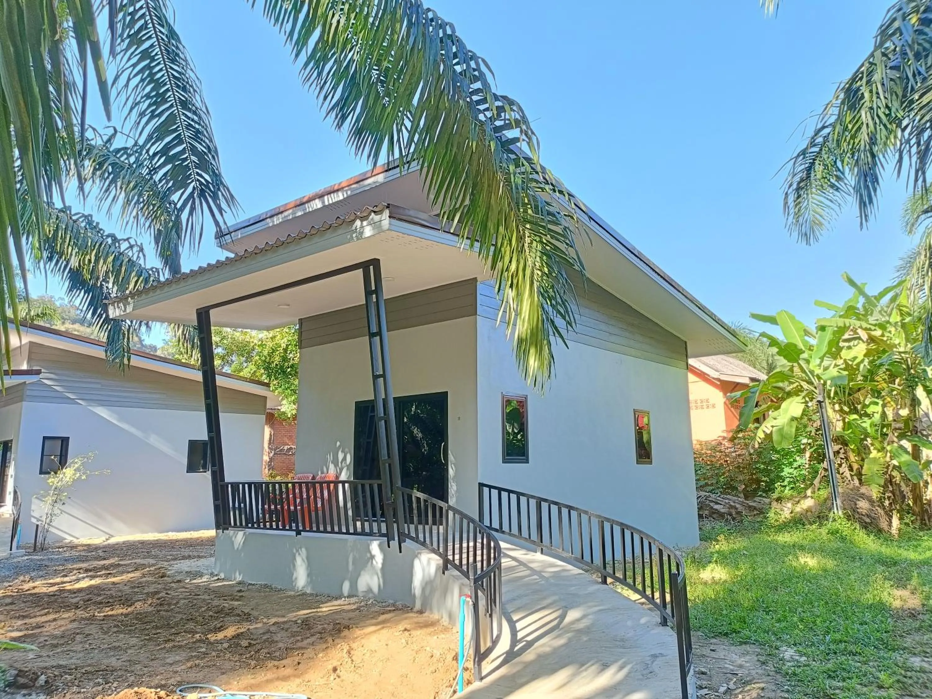 Property building in Khao Sok Palm Garden Resort