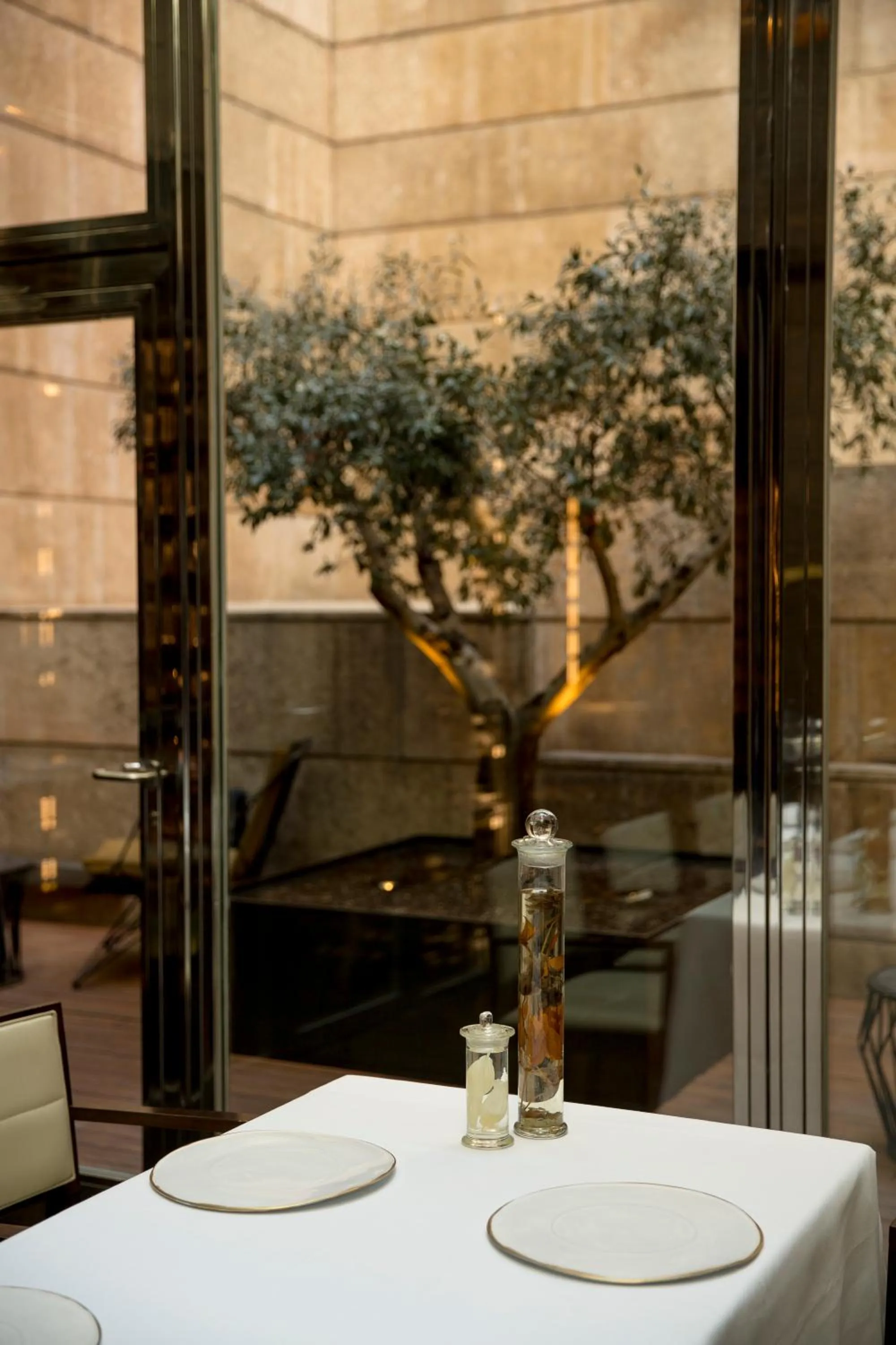 Restaurant/places to eat in Hotel Urban, a Small Luxury Hotel of the World