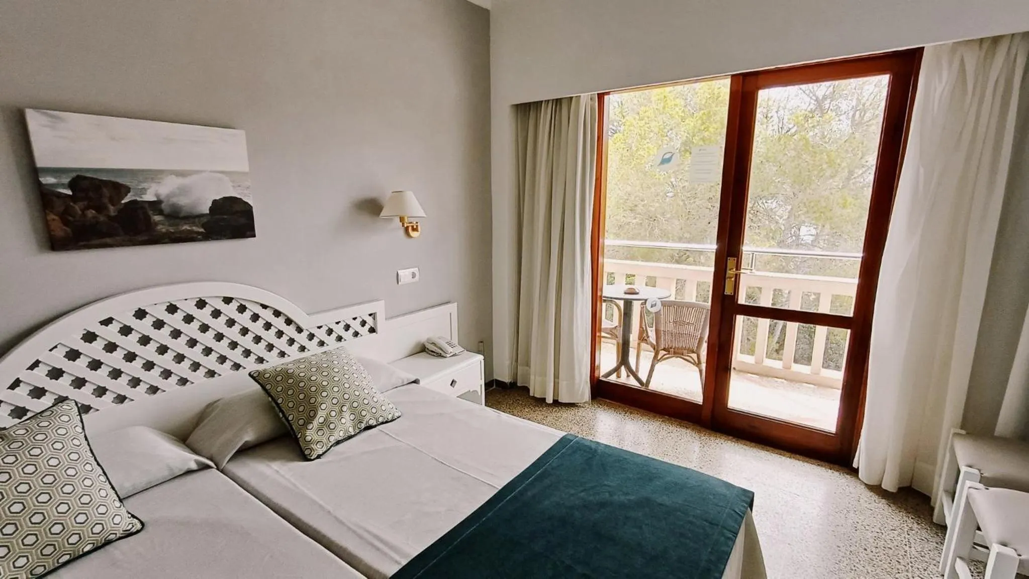 Bed in Hotel Pinos Playa