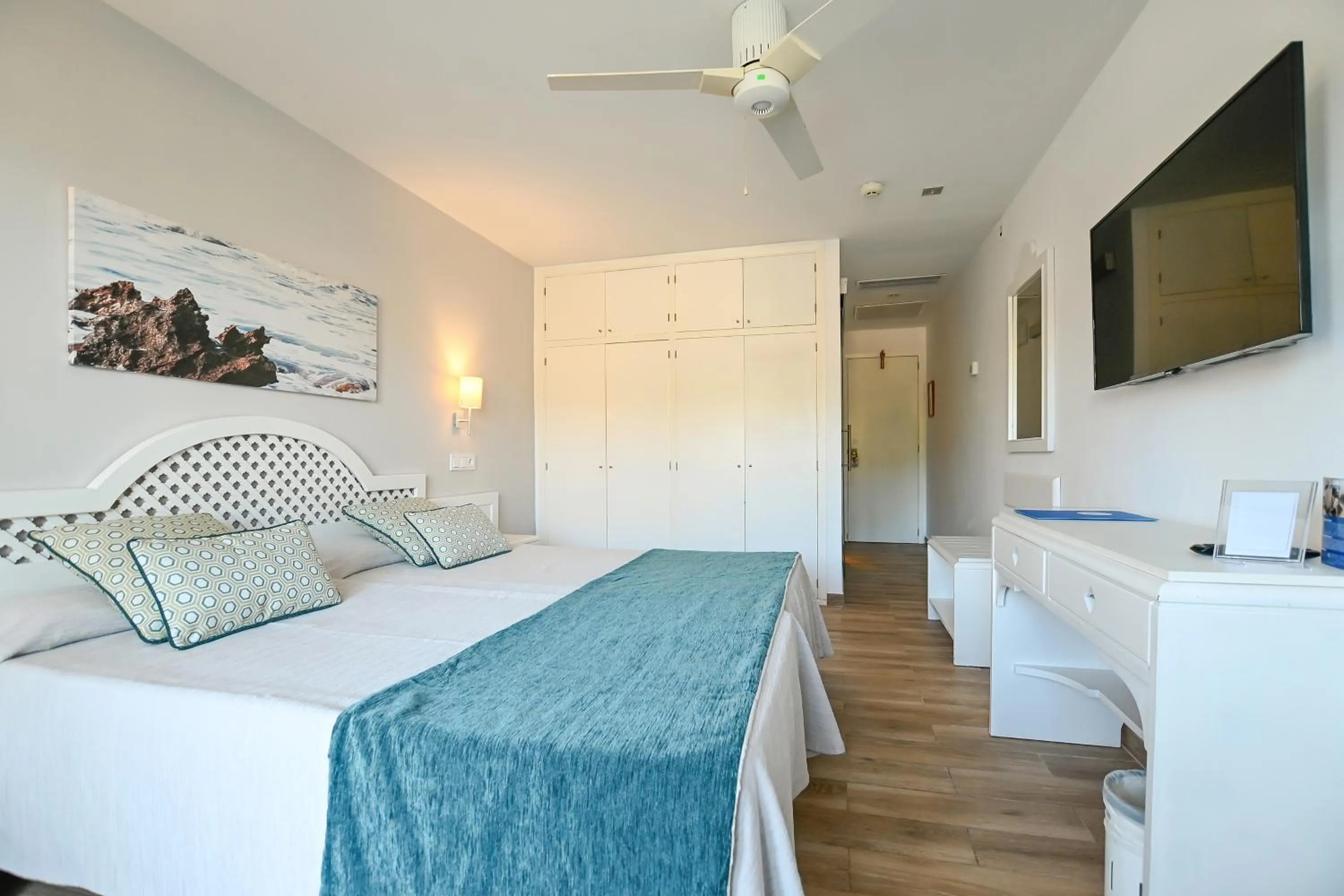 Bed in Hotel Pinos Playa