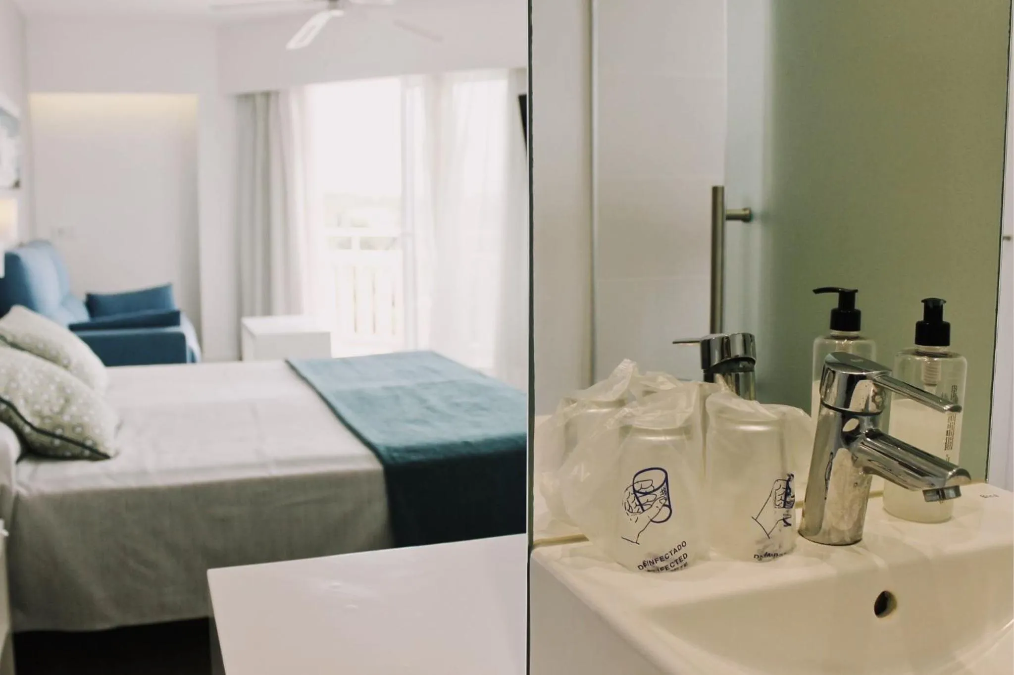 Bathroom, Bed in Hotel Pinos Playa