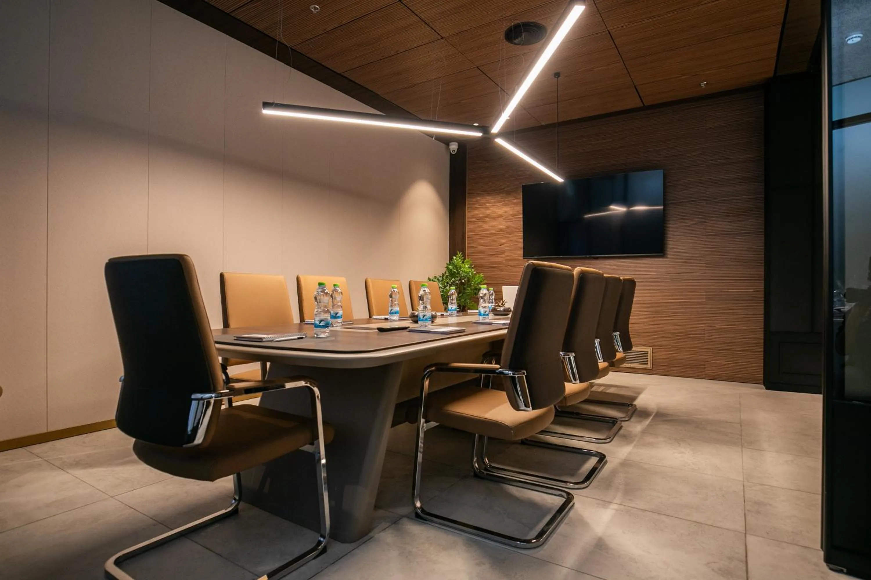 TV and multimedia in Herzl Boutique Hotel & Apartments by Domus