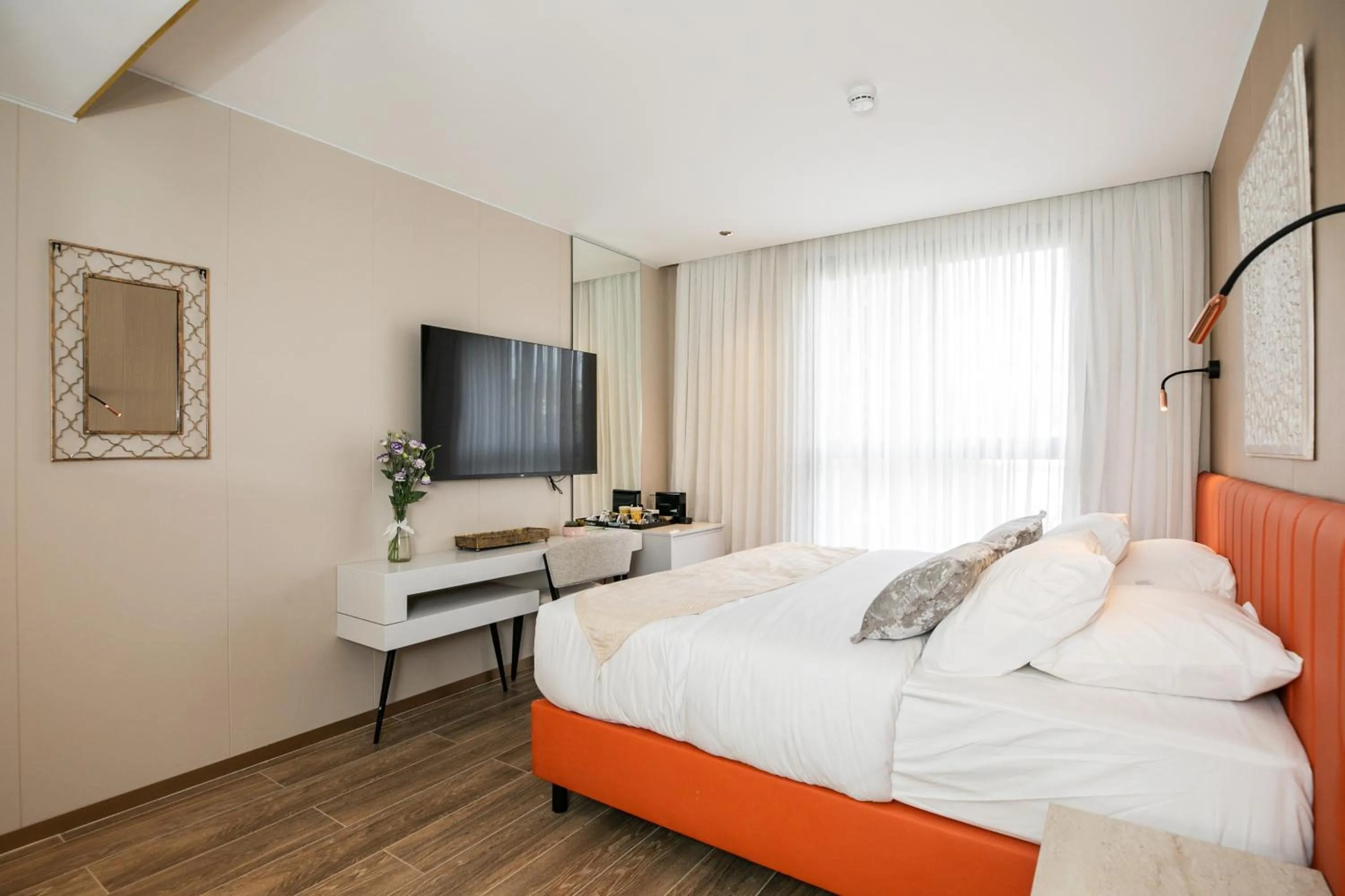 Communal lounge/ TV room, Bed in Herzl Boutique Hotel & Apartments by Domus