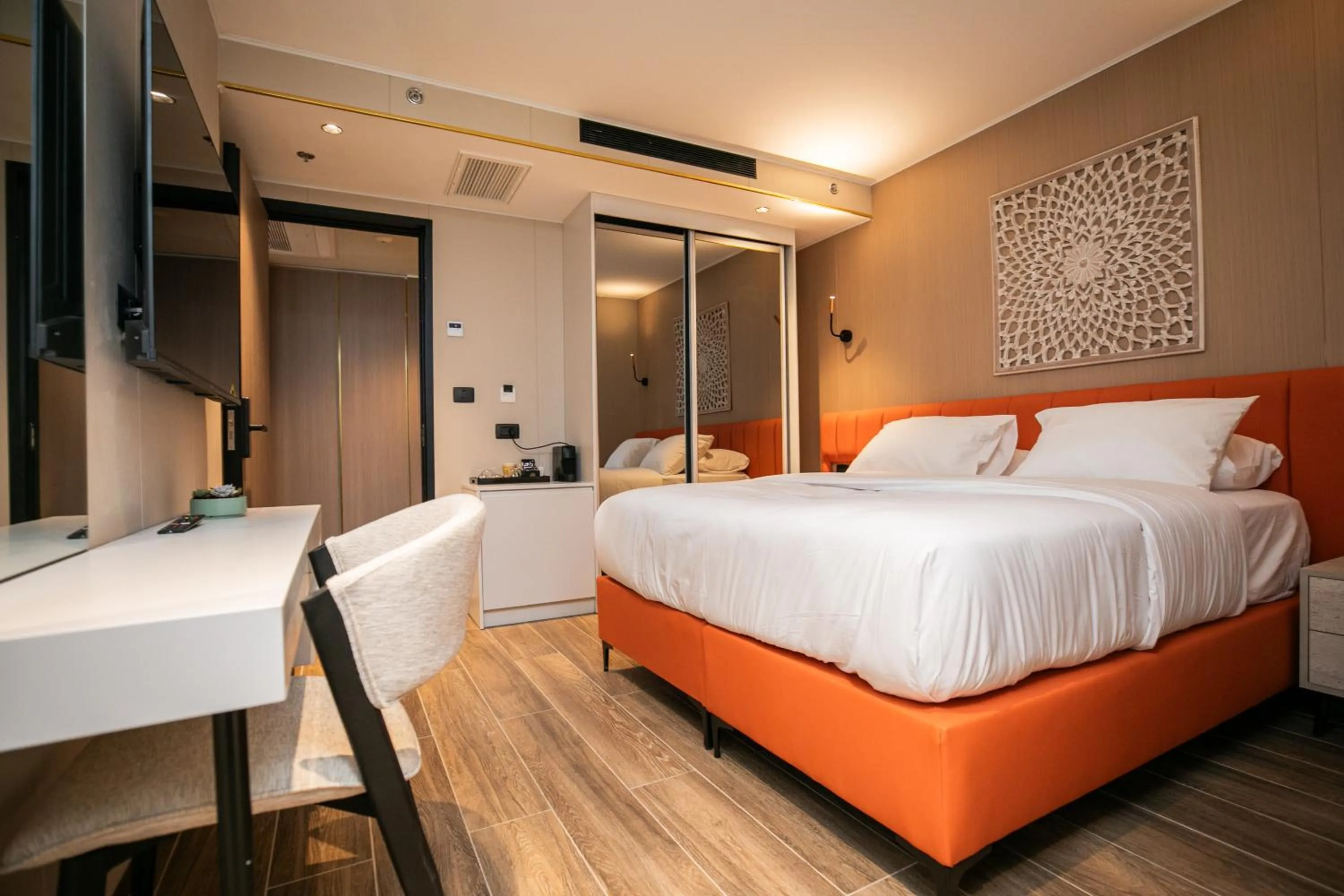 TV and multimedia, Bed in Herzl Boutique Hotel & Apartments by Domus