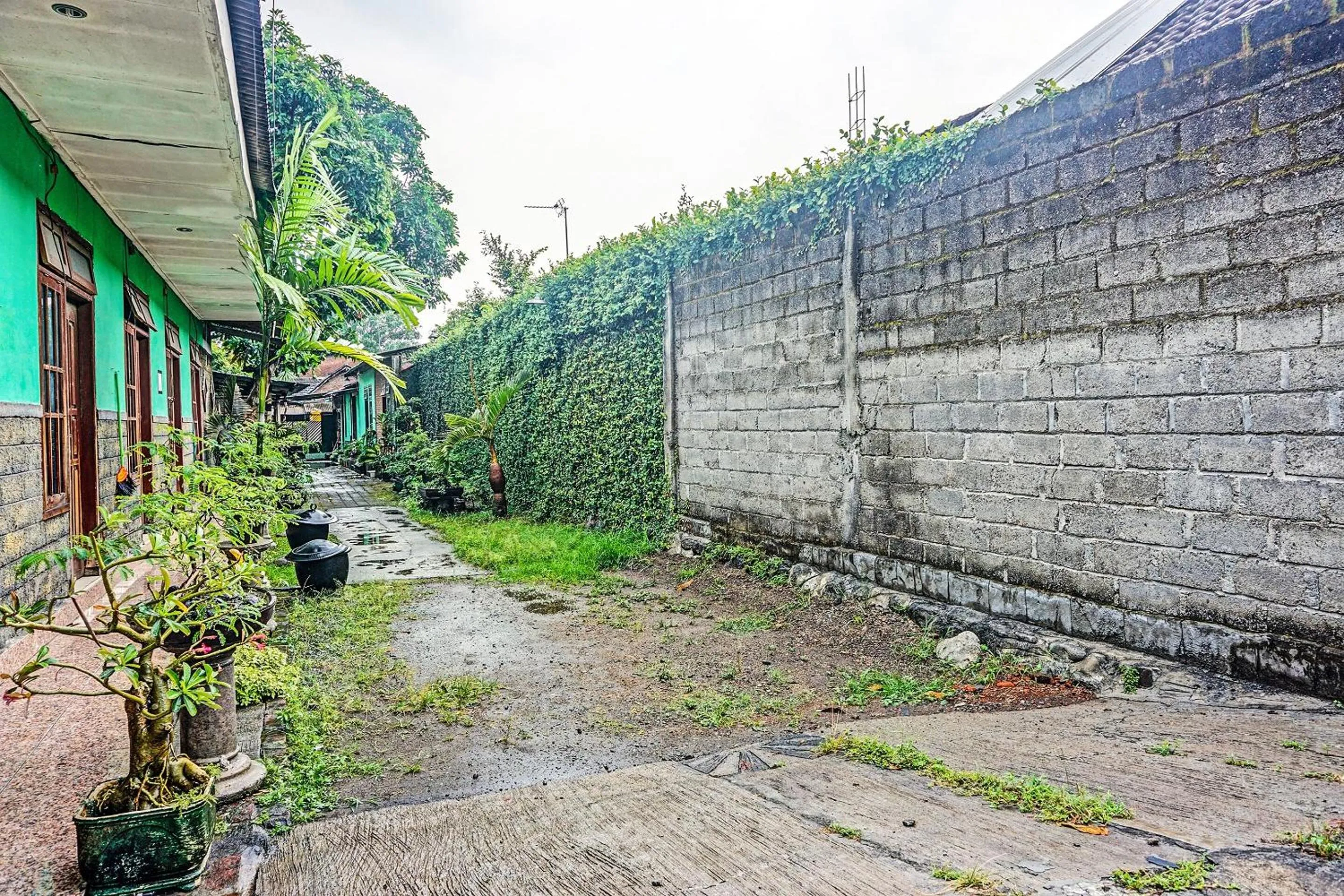 Lobby or reception in OYO 91697 Nyaman Homestay Syariah