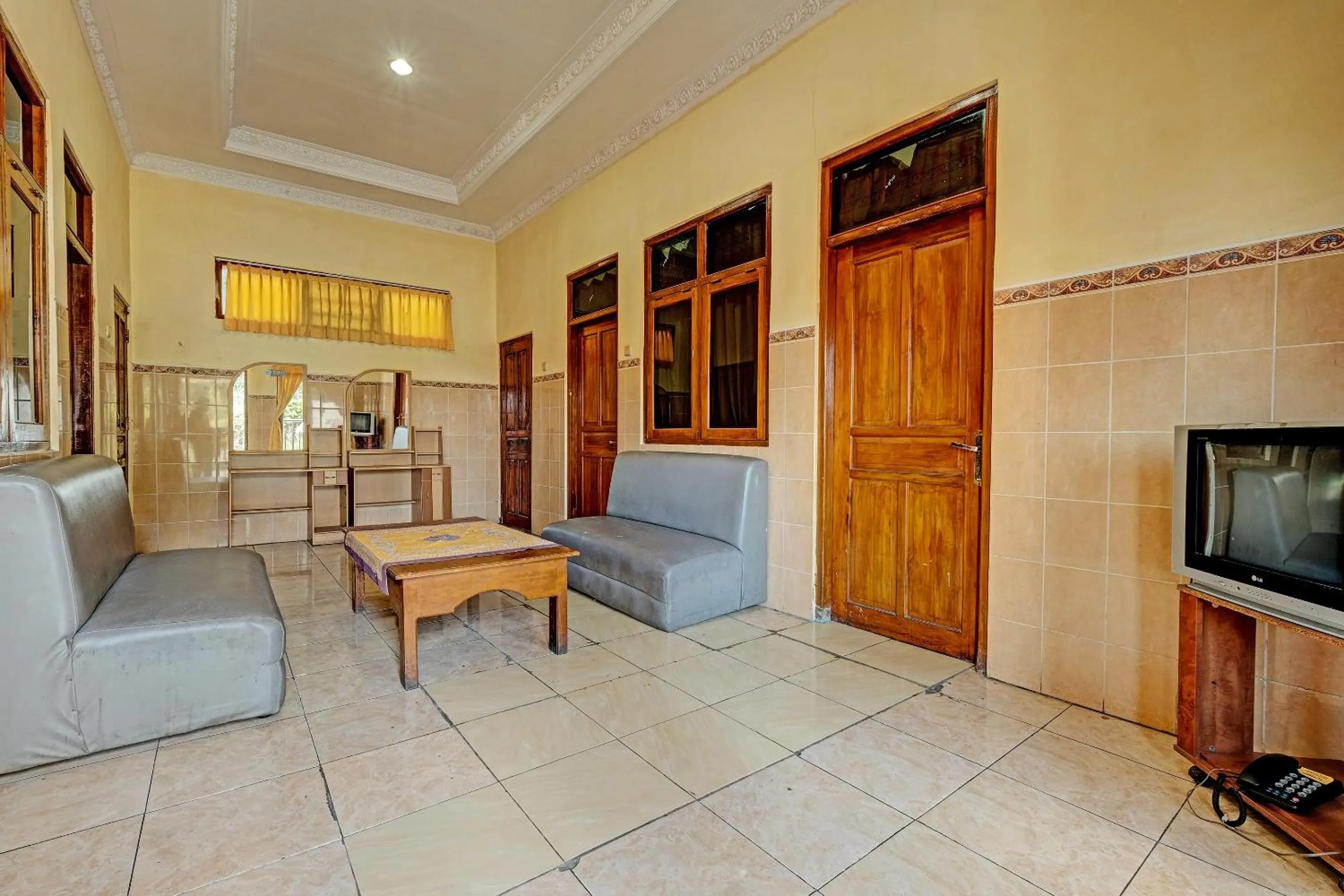 Lobby or reception in OYO Life 91677 Hotel Citra Dewi 3